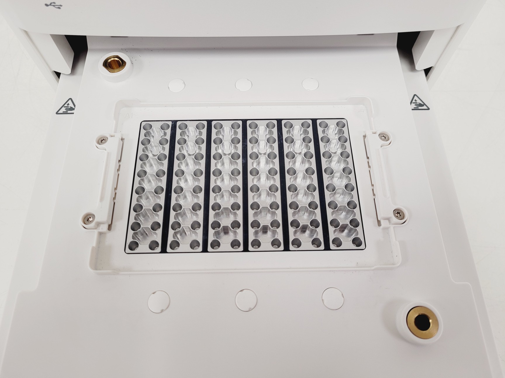 Image of Applied Biosystems QuantStudio 5 2023 RT-PCR 96-Well 0.1mL Block