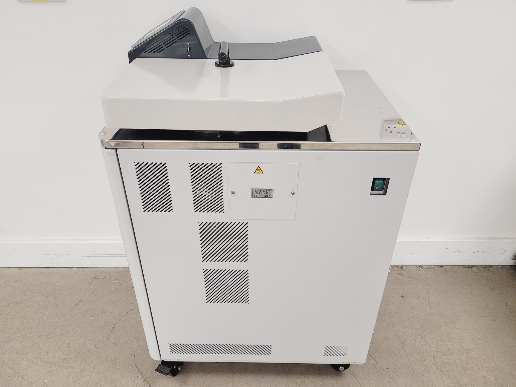 Image of Astell AMA440C70 Top Loading 63L Autoclave Lab