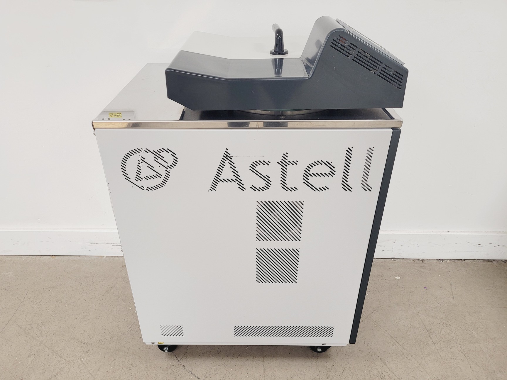 Image of Astell AMA440C70 Top Loading 63L Autoclave Lab