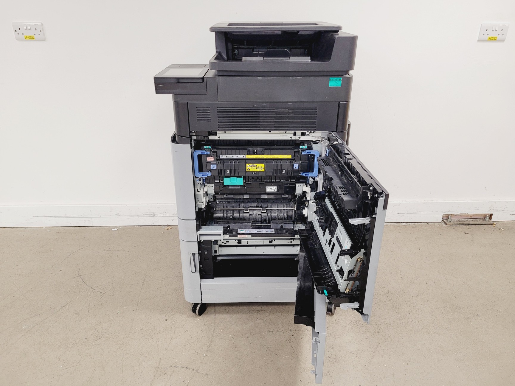 Image of HP Colour Laser Jet Flow MFP M880 Series Printer