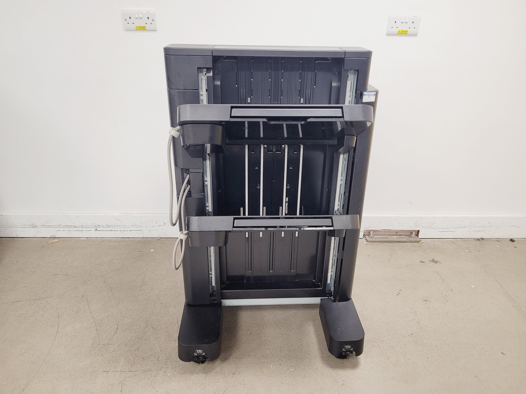 Image of HP Colour Laser Jet Flow MFP M880 Series Printer with A2W80A Sorting Machine