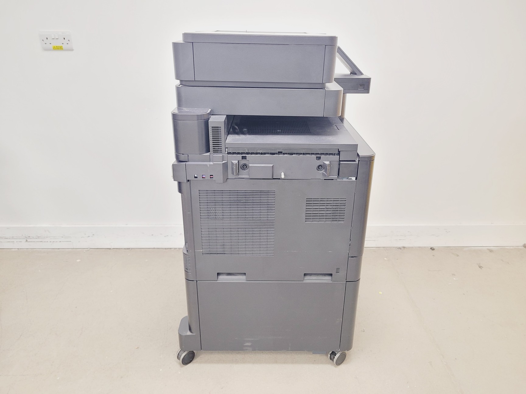 Image of HP Colour Laser Jet Flow MFP M880 Series Printer with A2W80A Sorting Machine