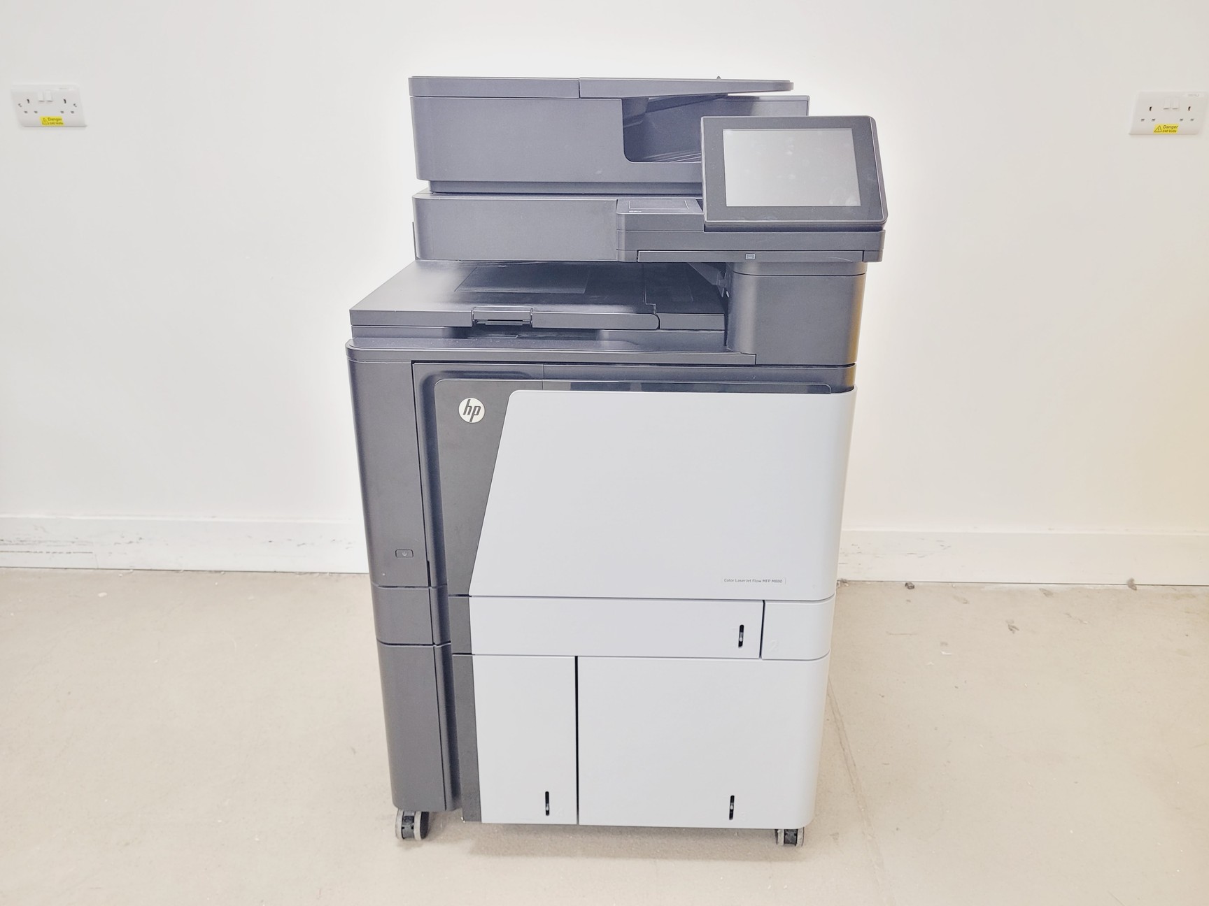 Image of HP Colour Laser Jet Flow MFP M880 Series Printer with A2W80A Sorting Machine