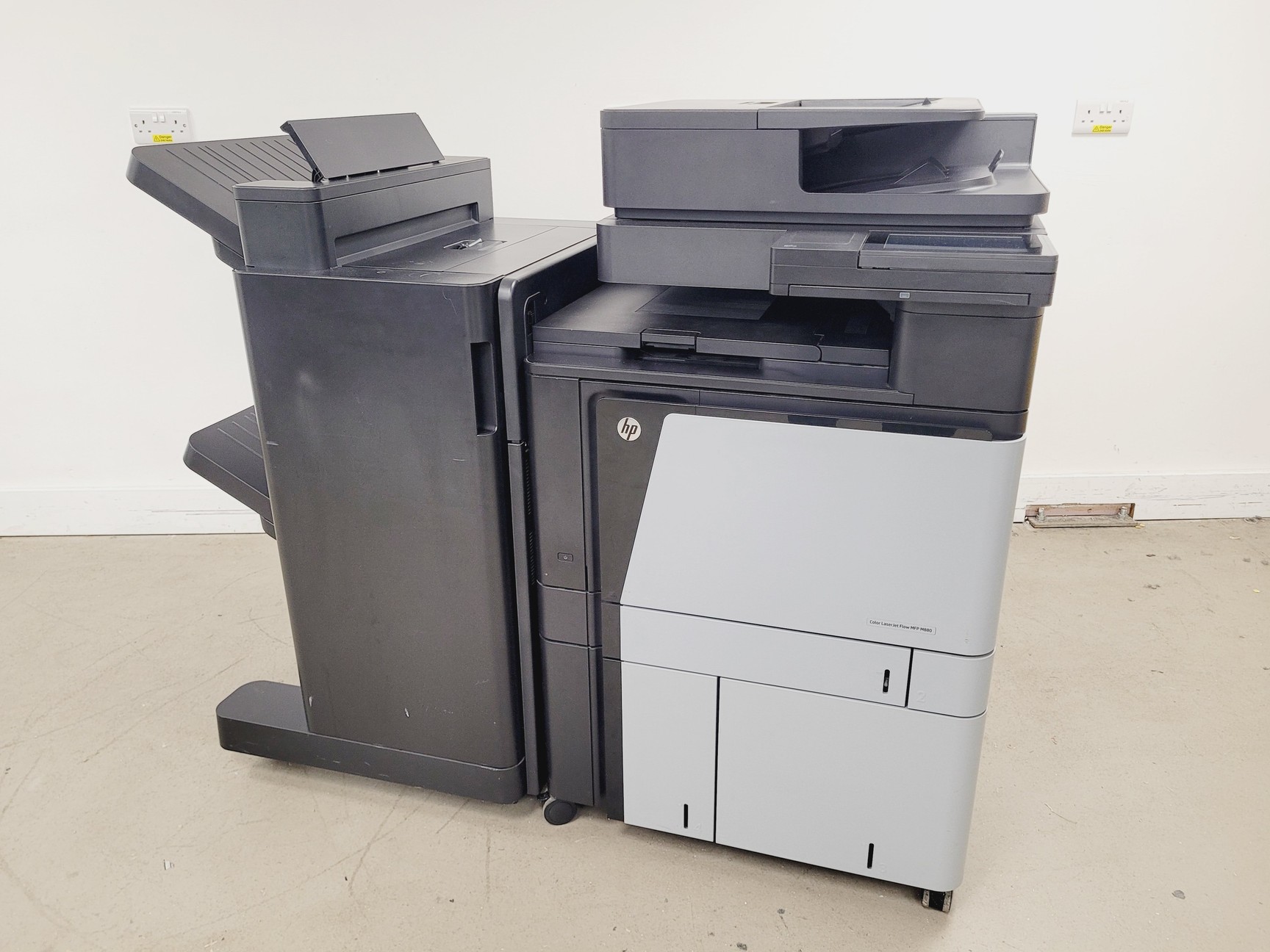 Image of HP Colour Laser Jet Flow MFP M880 Series Printer with A2W80A Sorting Machine
