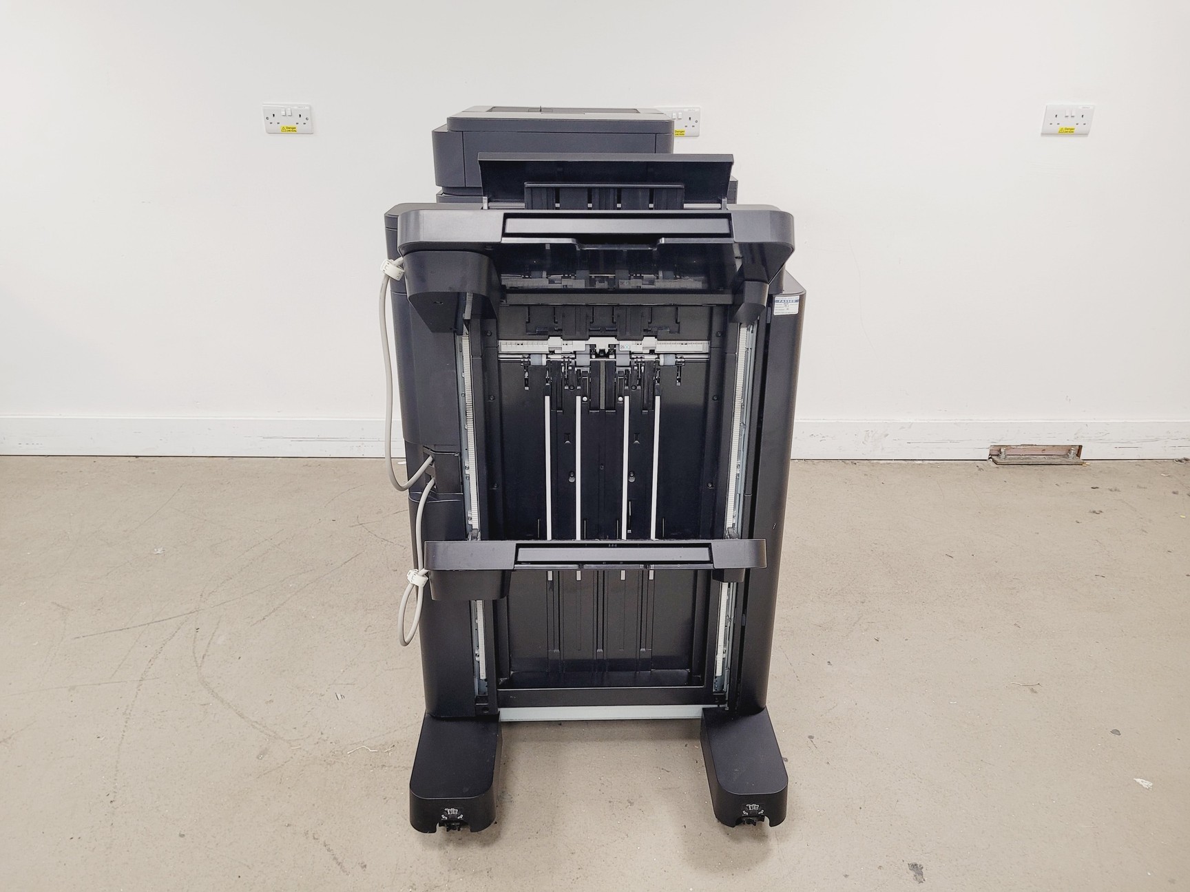 Image of HP Colour Laser Jet Flow MFP M880 Series Printer with A2W80A Sorting Machine