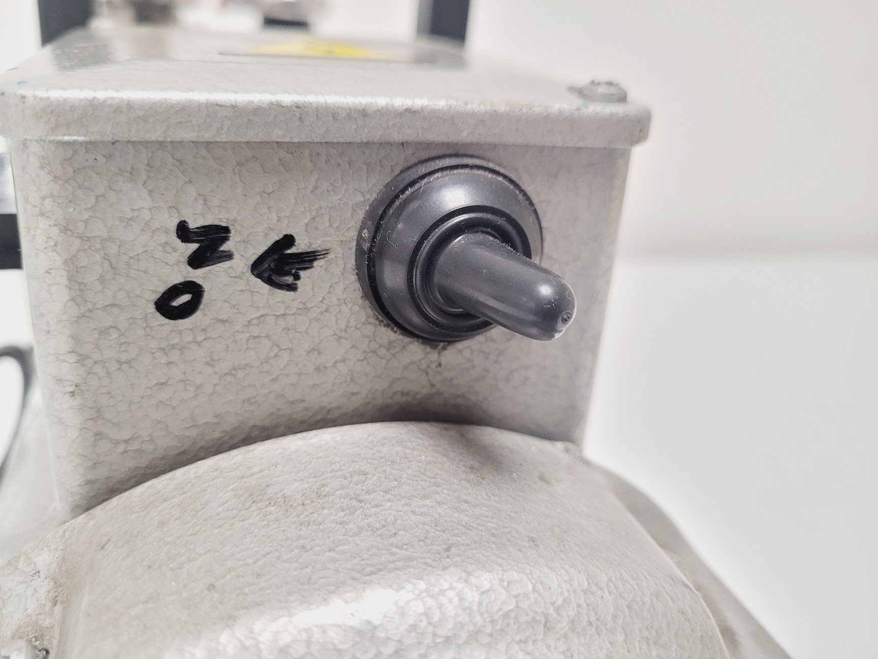 Image of Edwards 5 Two Stage Rotary Vane E2M5 High Vacuum Pump 