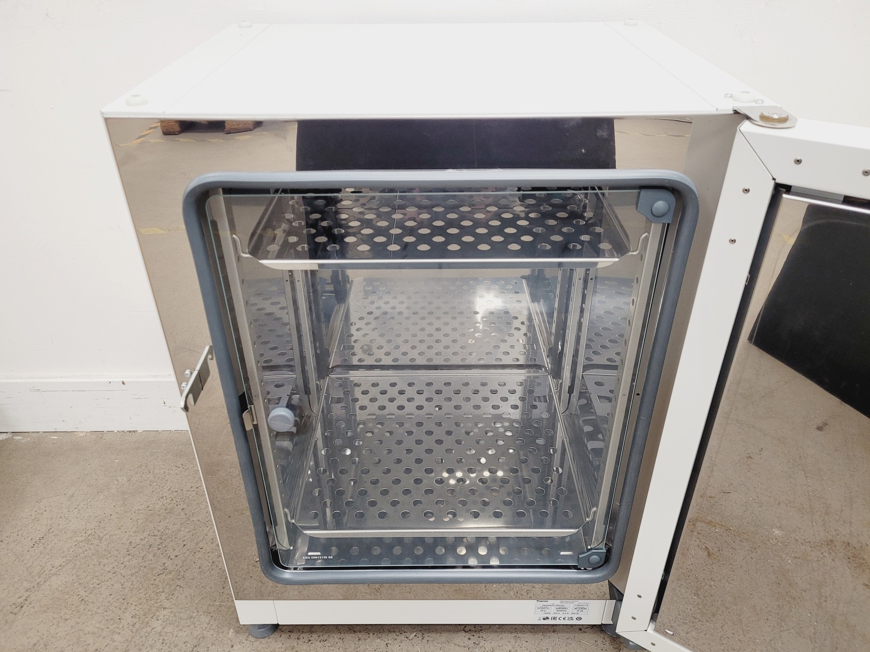 Image of Thermo Scientific Heratherm IGS100 Incubator