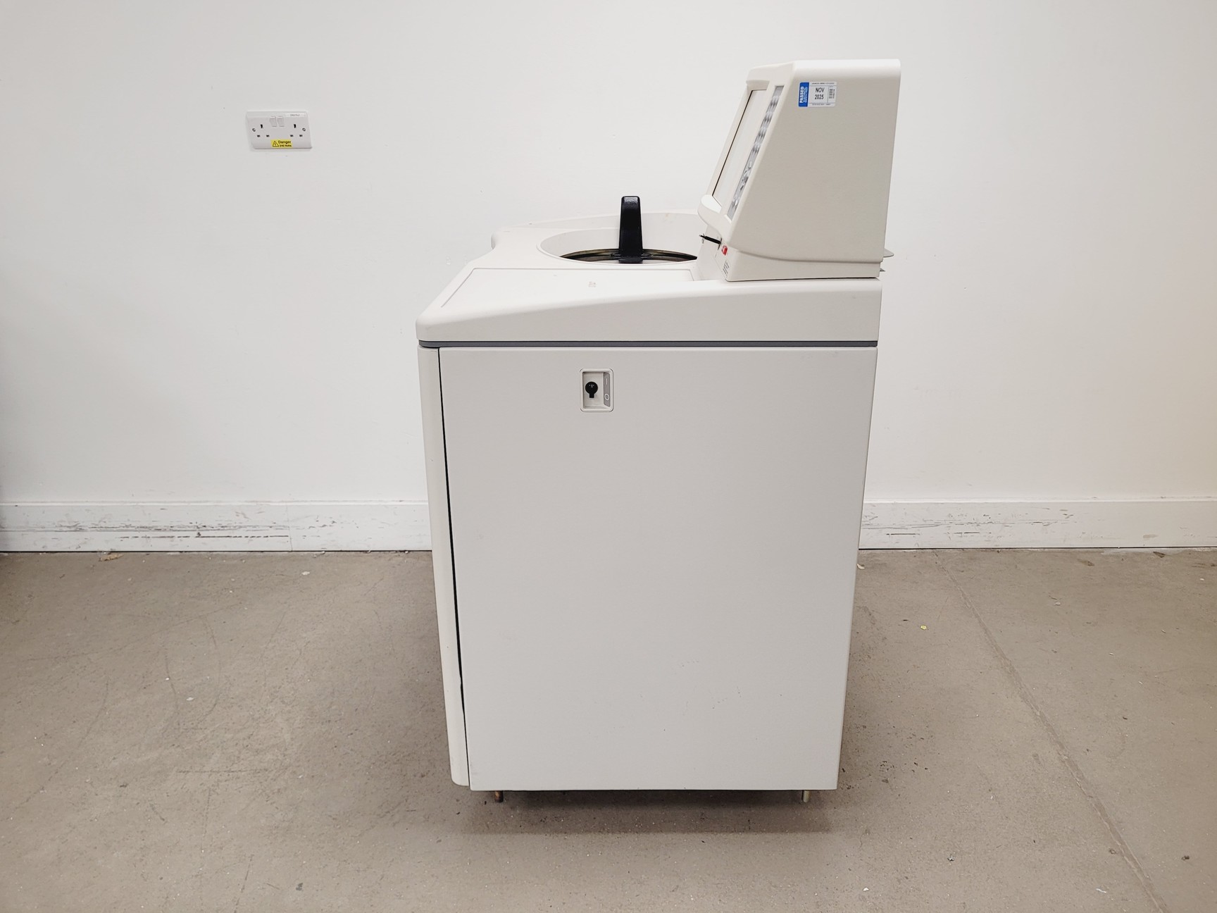 Image of Beckman Coulter Optima L-100 XP Ultra Centrifuge