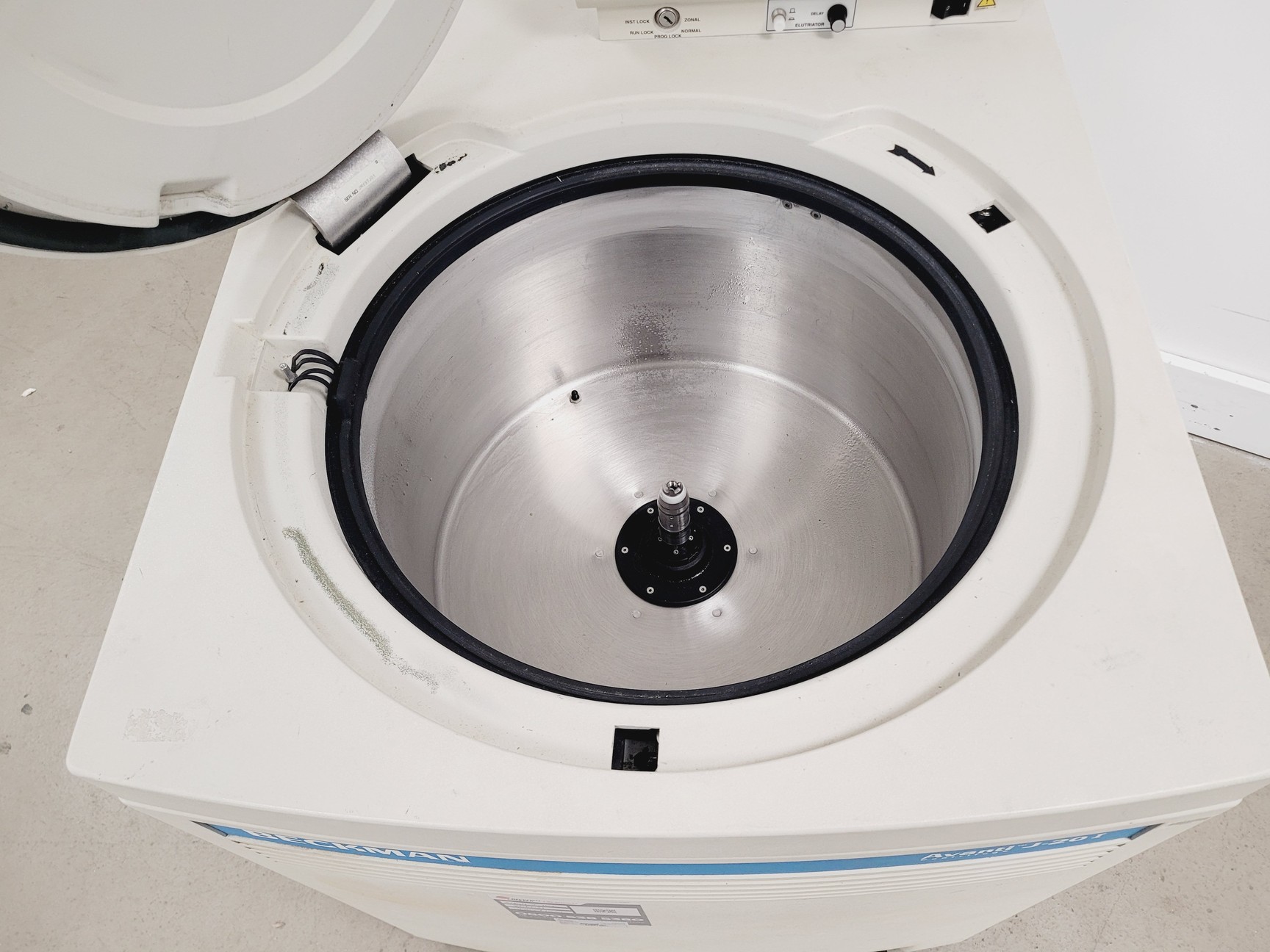 Image of Beckman Avanti J-20I Centrifuge