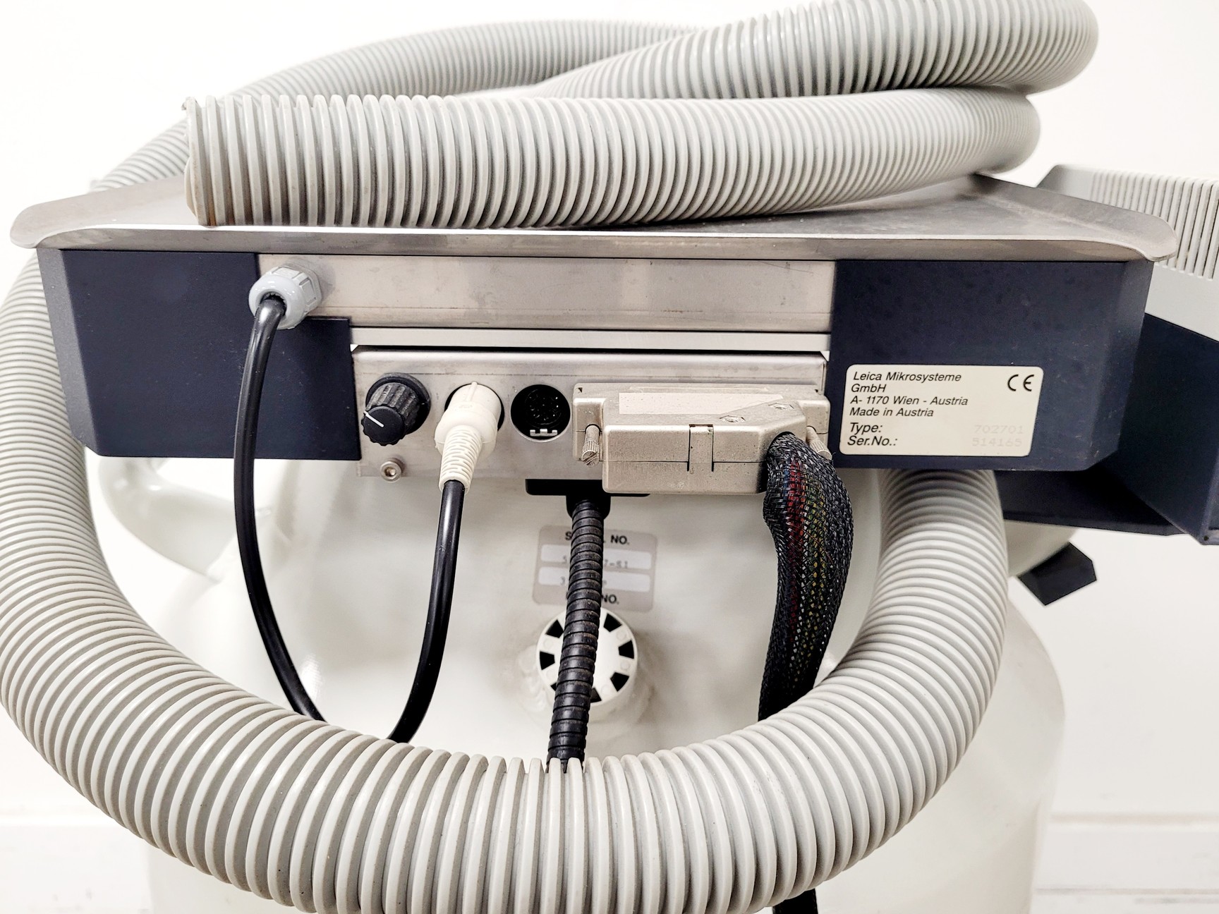 Image of Leica EM AFS Freezer with 35HC-SP Liquid Nitrogen Tank