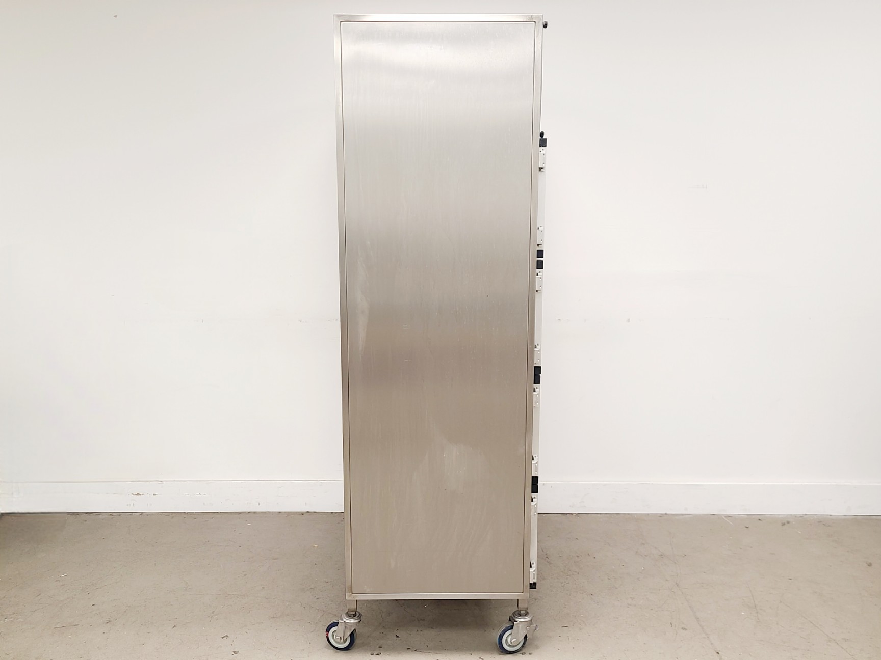 Image of Tecniplast Model 9ARMV8124 Ventilated Cabinet