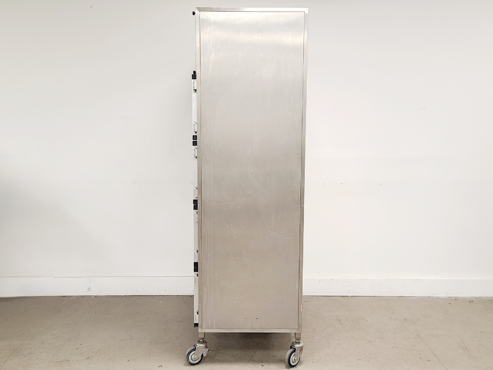 Image of Tecniplast Model 9ARMV8124 Ventilated Cabinet