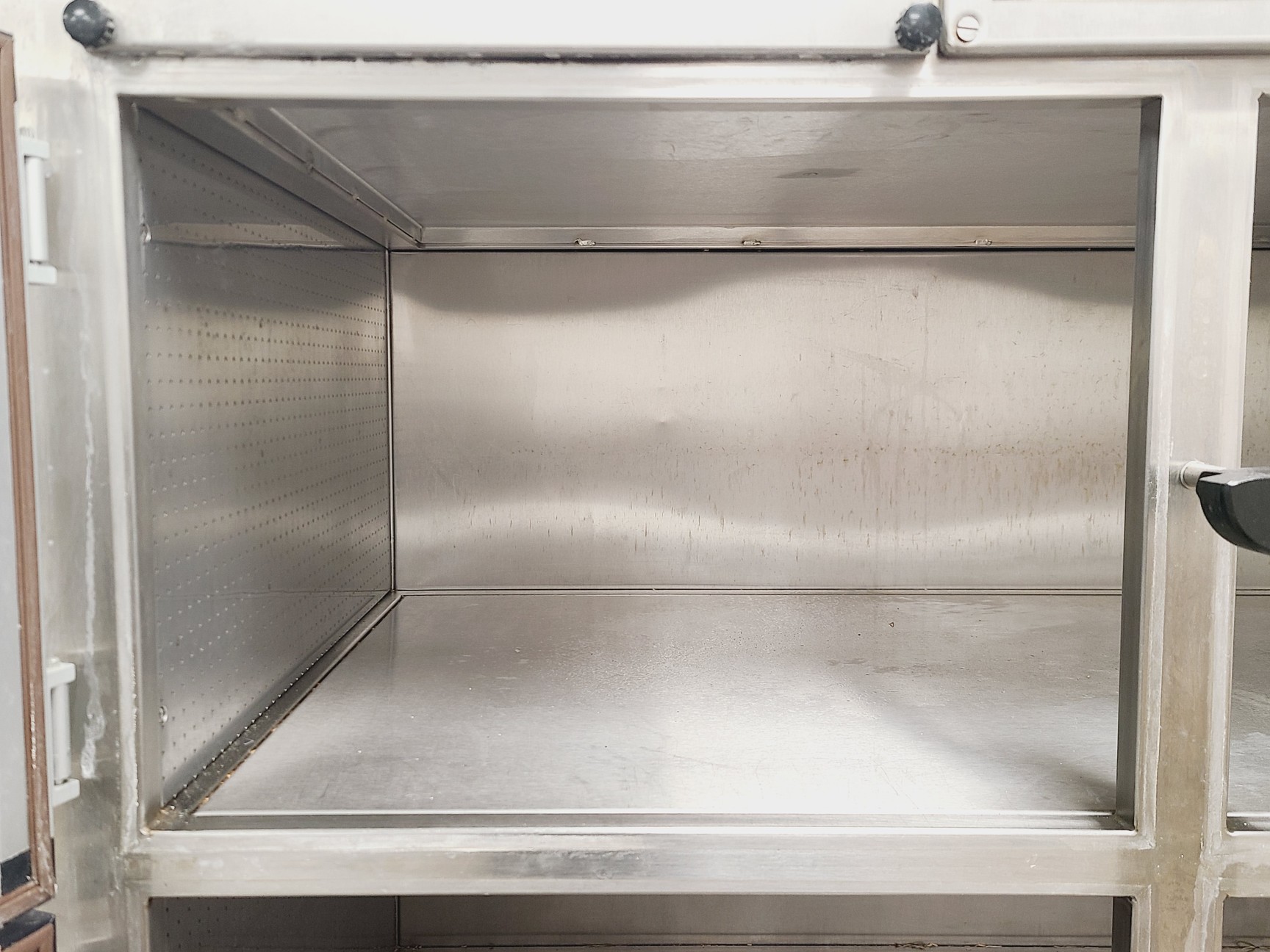 Image of Tecniplast Model 9ARMV8124 Ventilated Cabinet