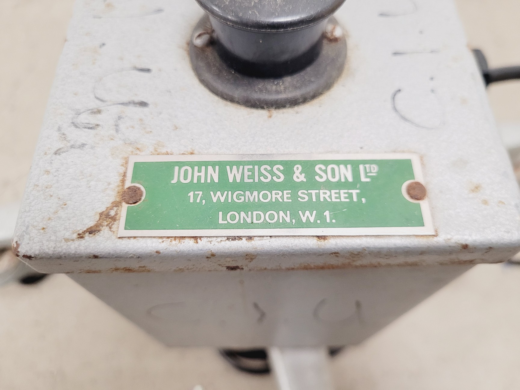 Image of John Weiss & Sons Trolley Surgical Lamp