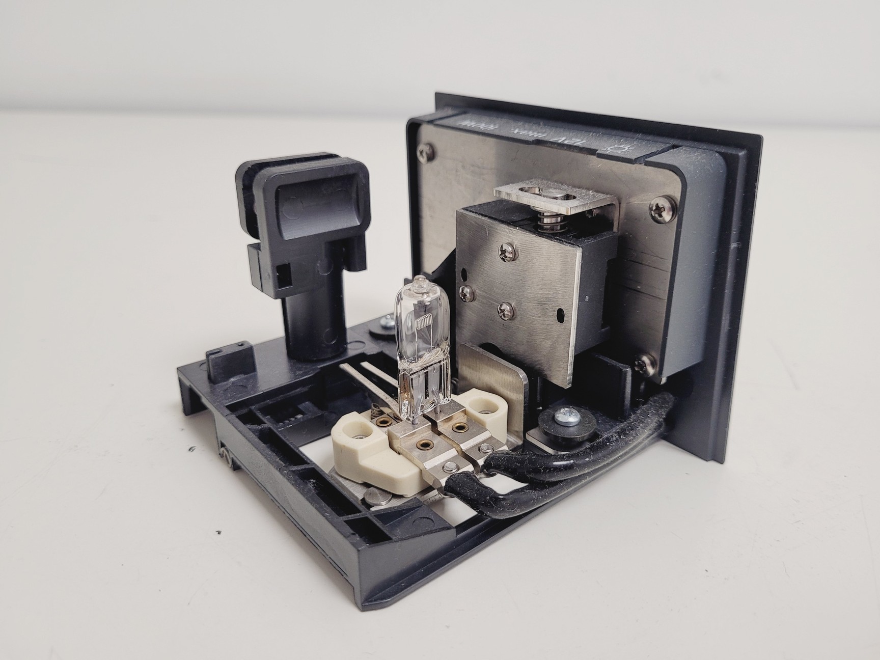 Image of Zeiss HAL 100 Halogen Lamp 423000-9901