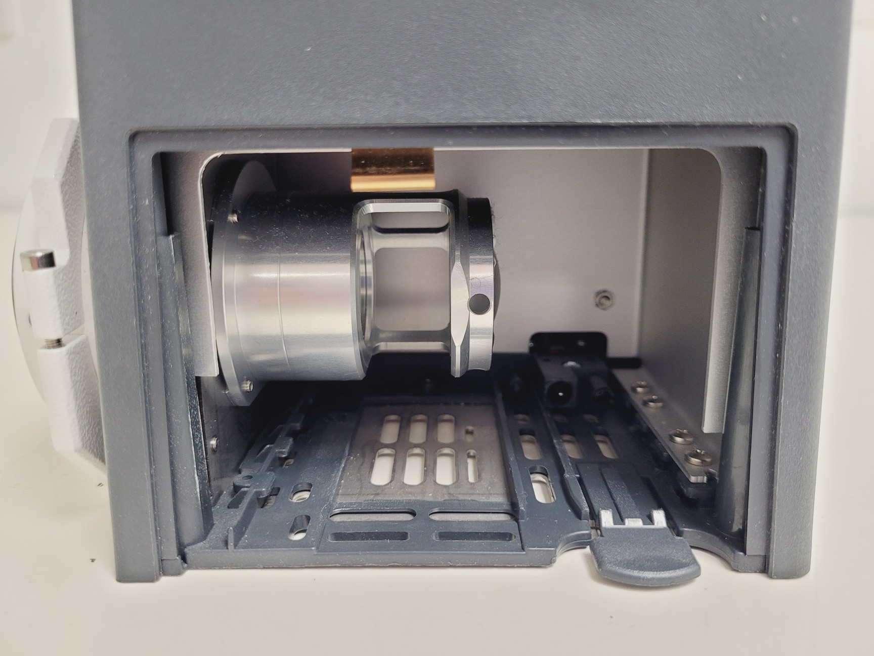 Image of Zeiss HAL 100 Halogen Lamp 423000-9901