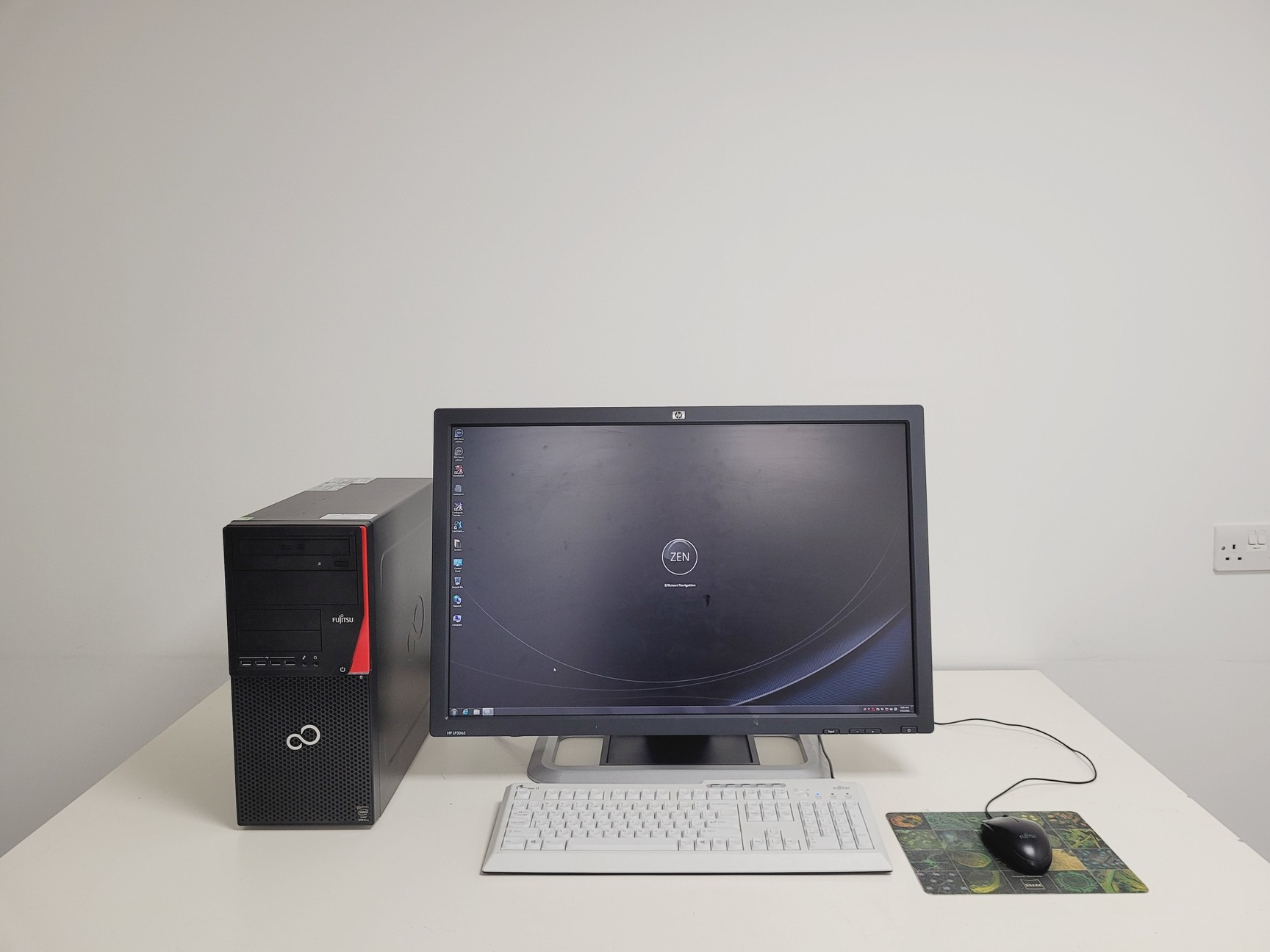 Image of Zeiss LSM Confocal System Fujitsu Control PC ZEN Software Lab