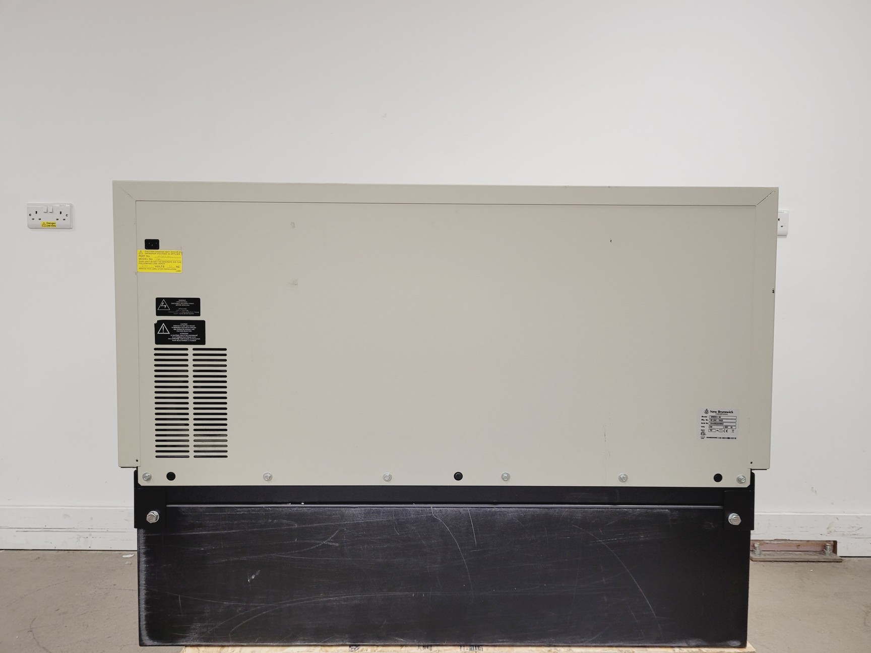 Image of New Brunswick Innova 44 Shaking Incubator