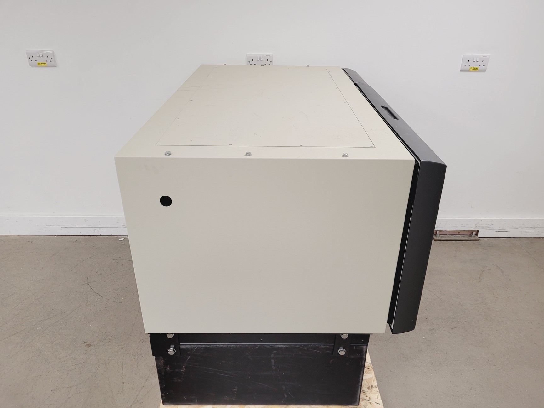 Image of New Brunswick Innova 44 Shaking Incubator