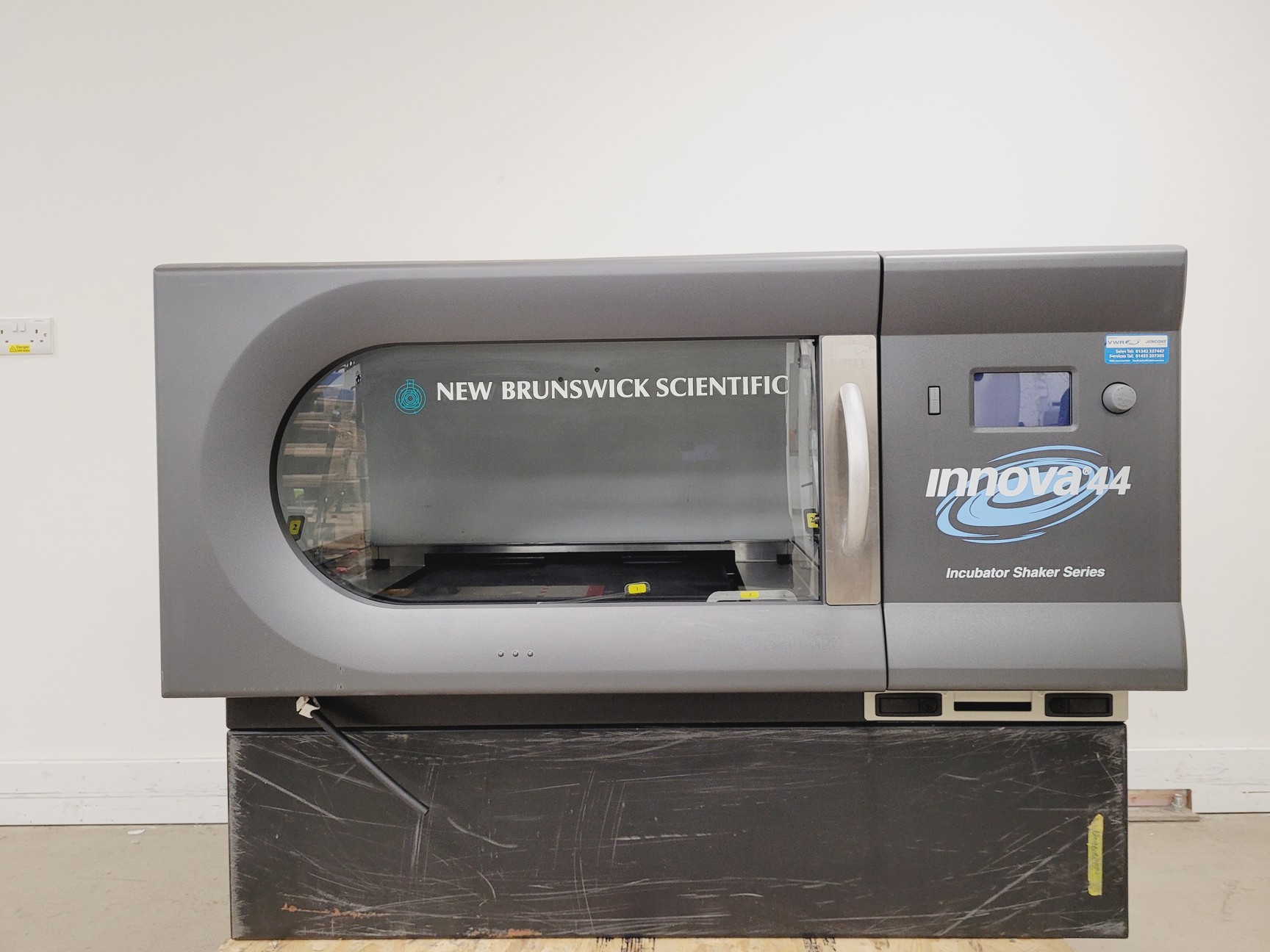 Image of New Brunswick Innova 44 Shaking Incubator