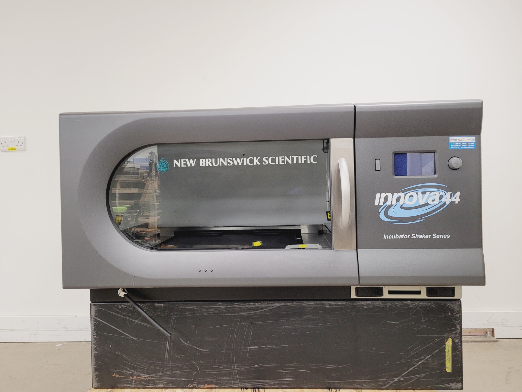 Image of New Brunswick Innova 44 Shaking Incubator