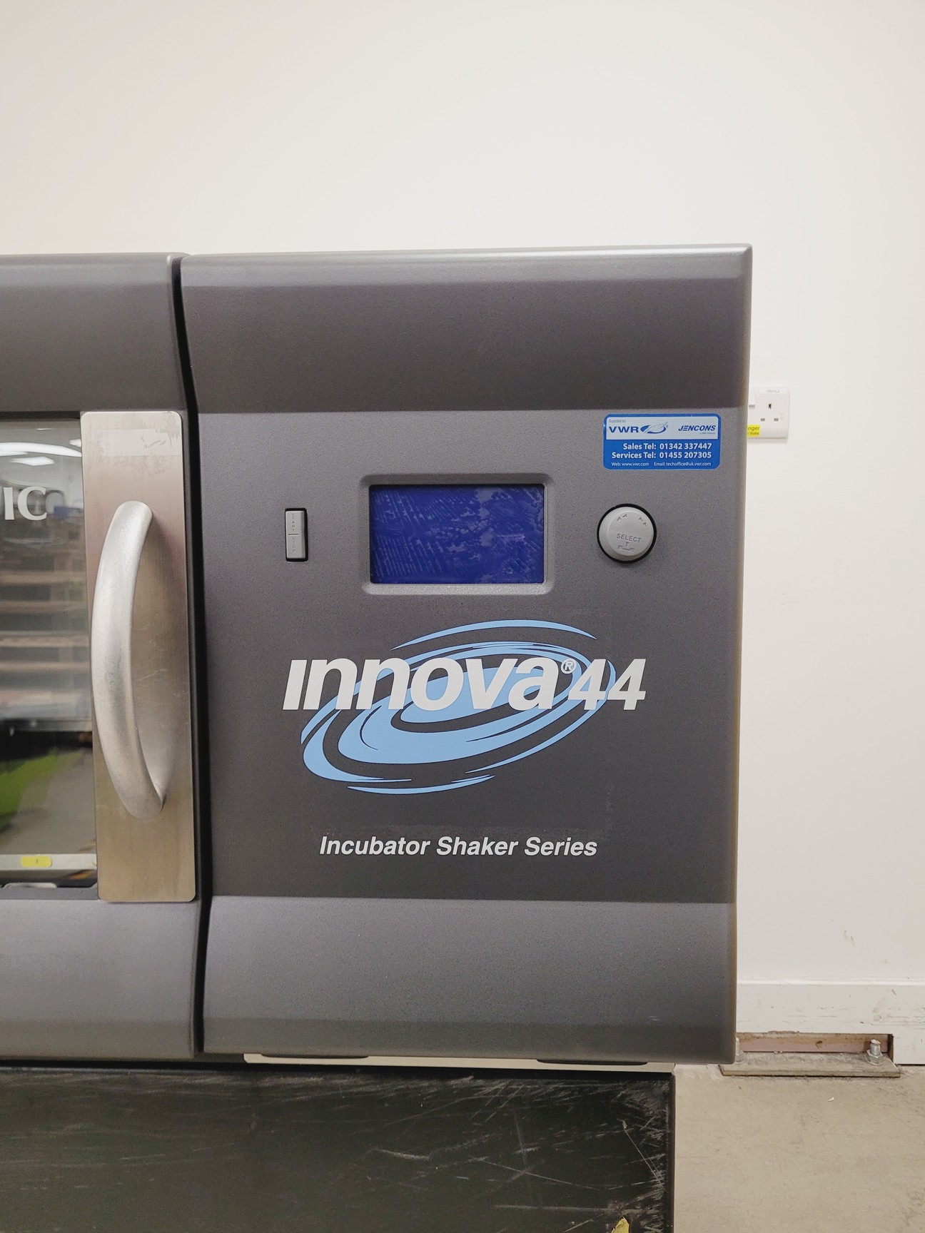 Image of New Brunswick Innova 44 Shaking Incubator