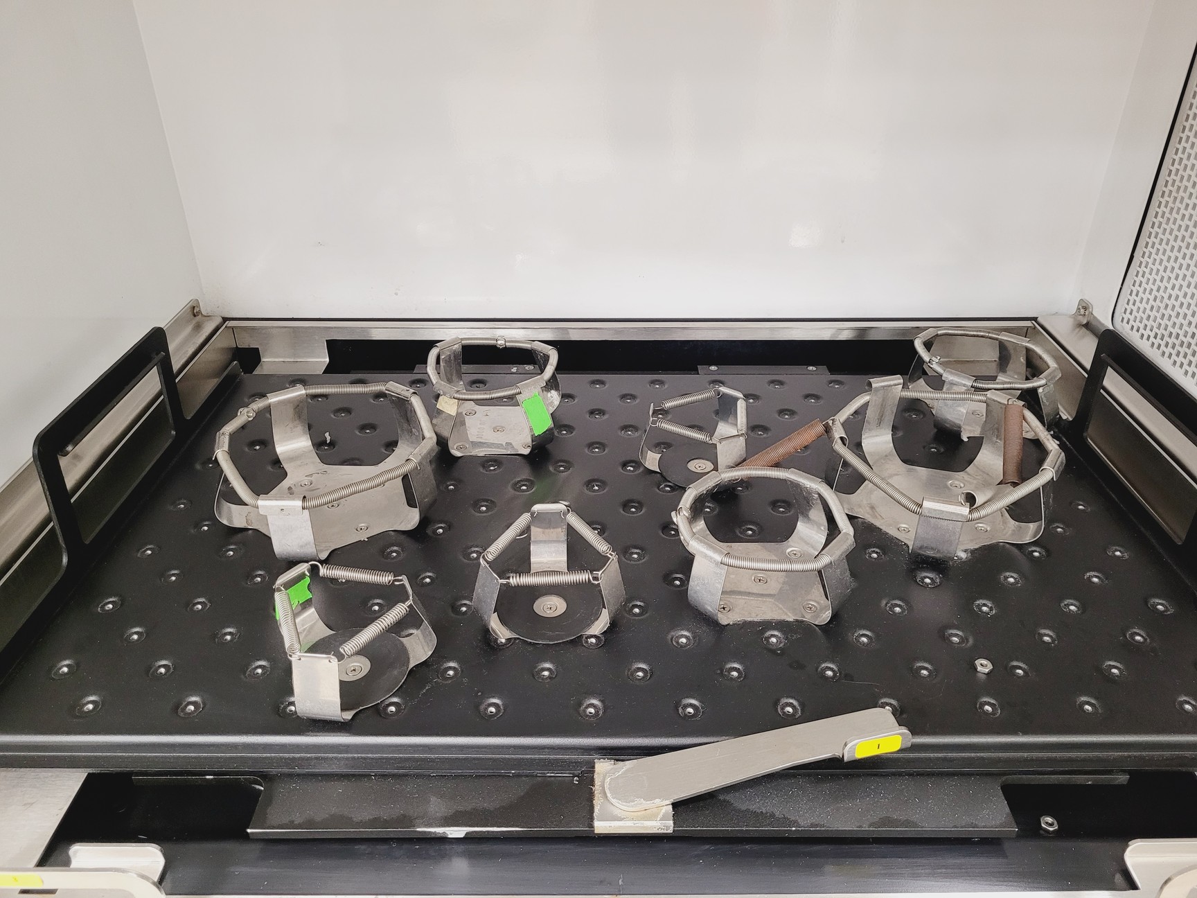 Image of New Brunswick Innova 44 Shaking Incubator