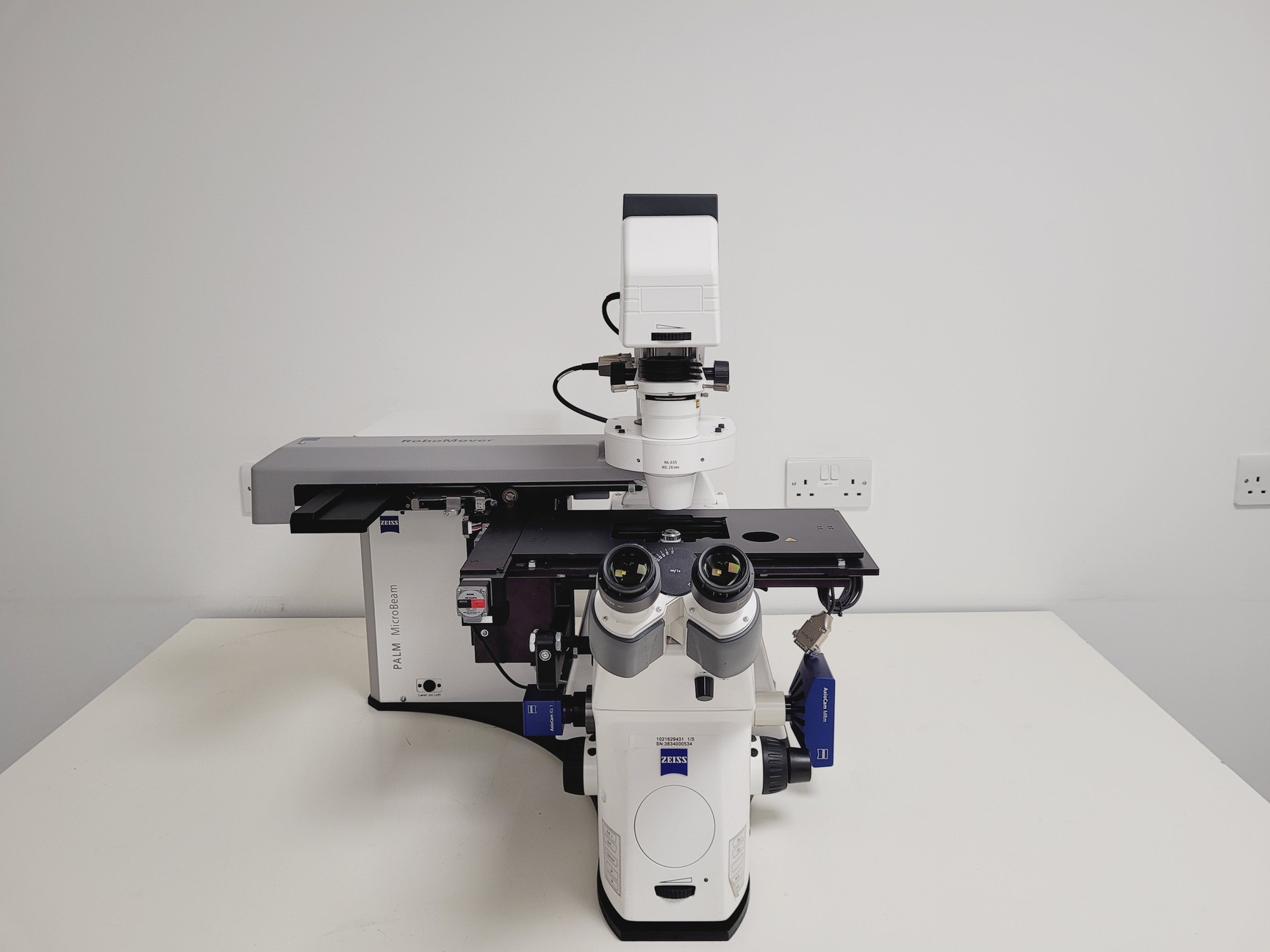 Image of Zeiss PALM MicroBeam System with PC & Software