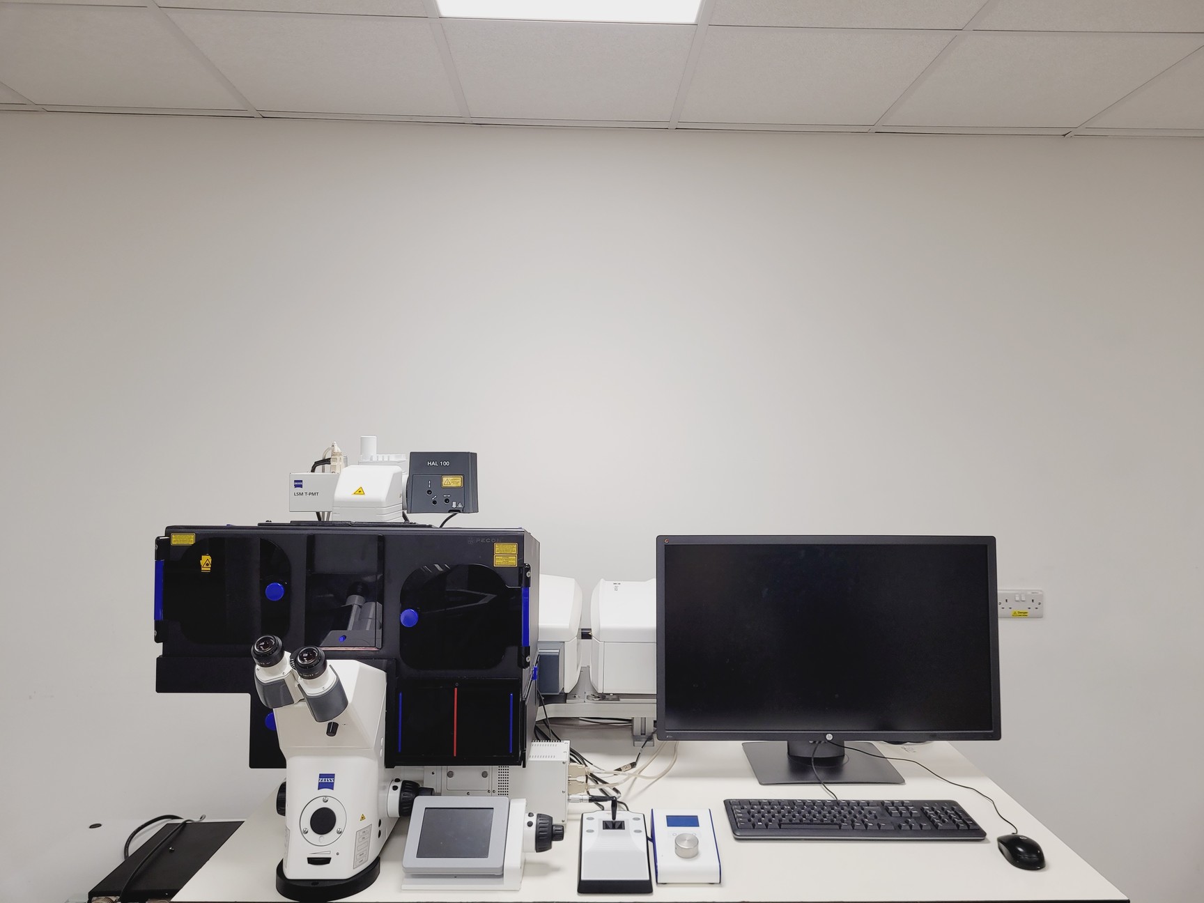 Image of Zeiss LSM 880 Confocal Microscope System with Airyscan & Environmental Control