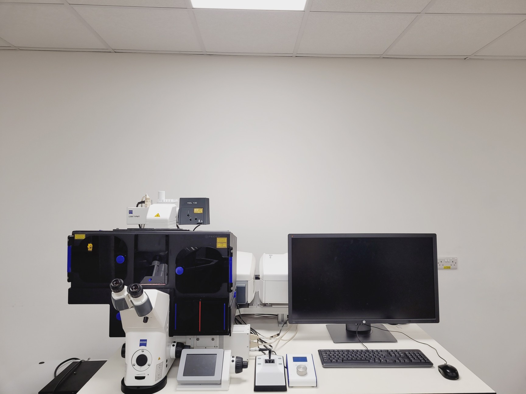 Image of Zeiss LSM 880 Confocal Microscope System with Airyscan & Environmental Control