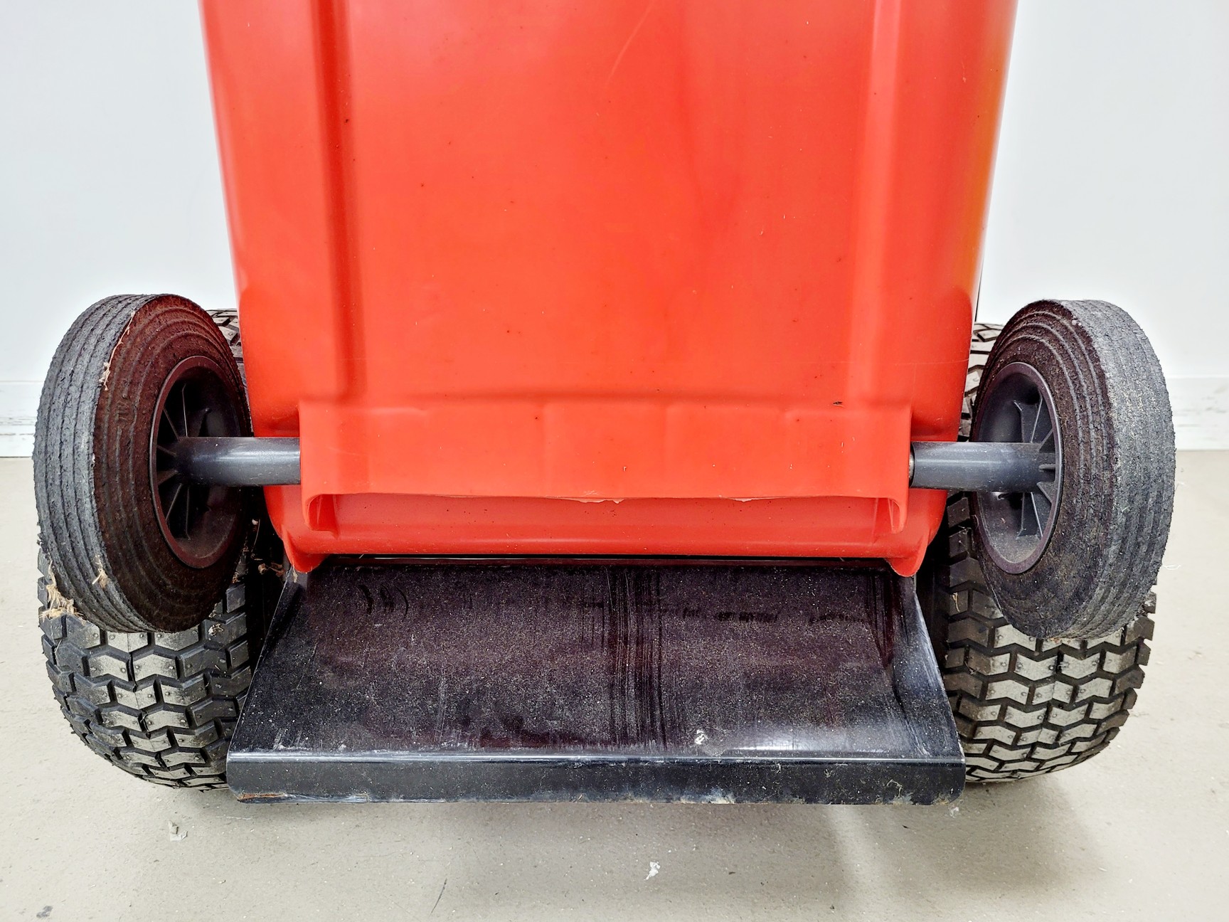 Image of Trafalgar Cleaning Equipment Wolf3 Leaf & Litter Vacuum with Trolley