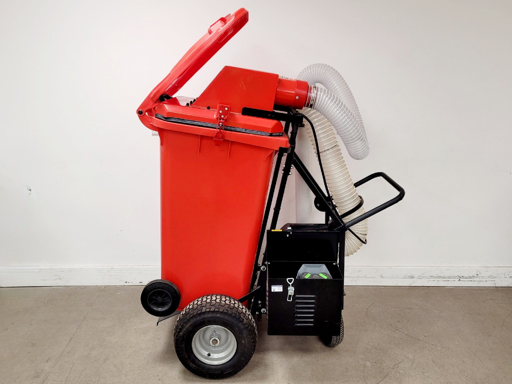 Image of Trafalgar Cleaning Equipment Wolf3 Leaf & Litter Vacuum with Trolley