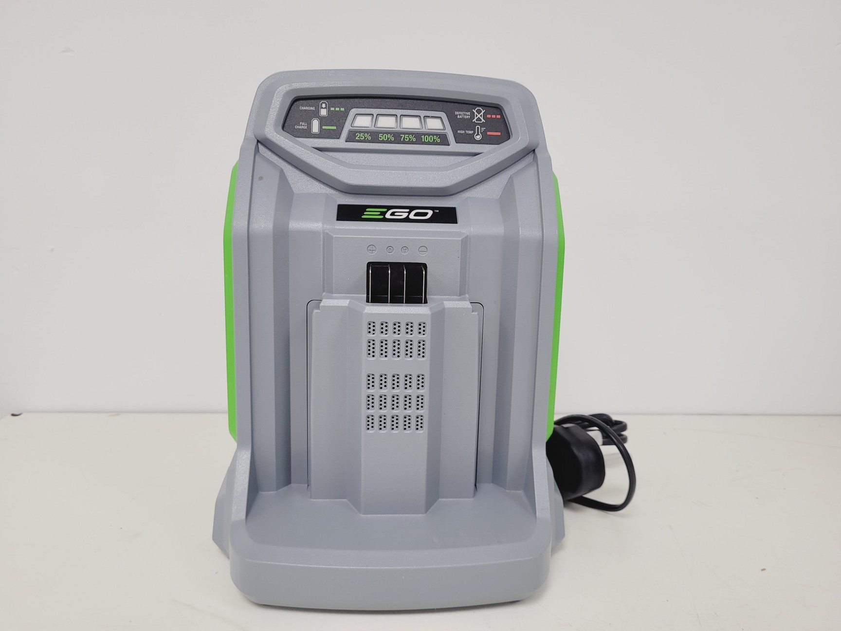 Image of Trafalgar Cleaning Equipment Wolf3 Leaf & Litter Vacuum with Trolley