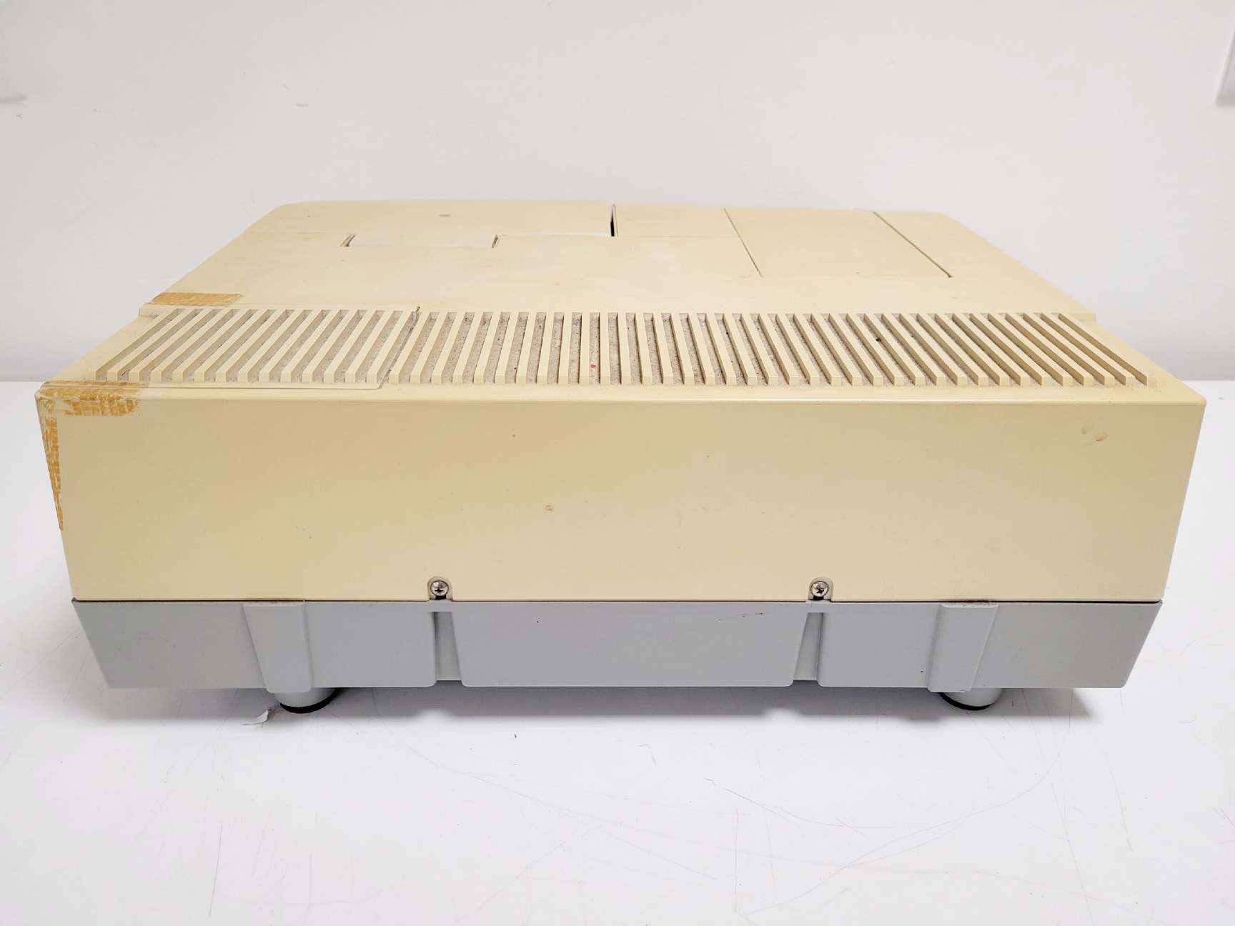 Image of Shimadzu UV-1601 UV-VIS Spectrophotometer