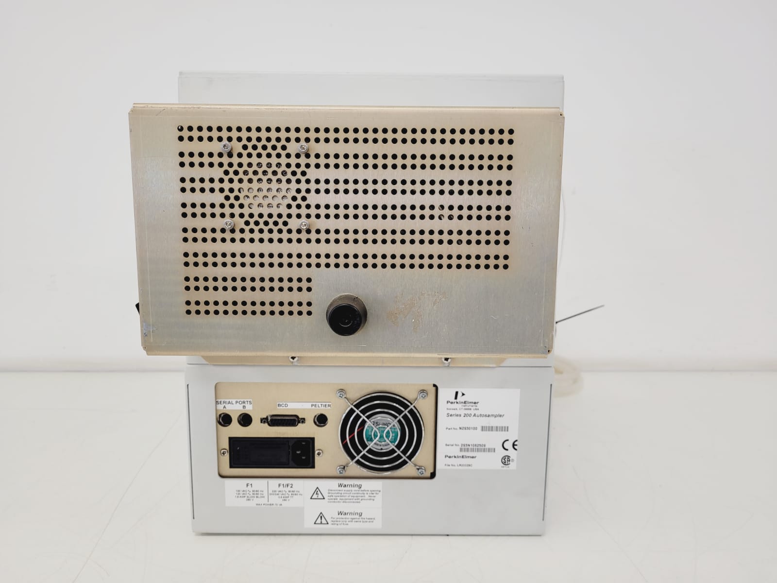 Image of Perkin Elmer Series 200 Autosampler W/ Series 200 Peltier Tray Control Assembly 