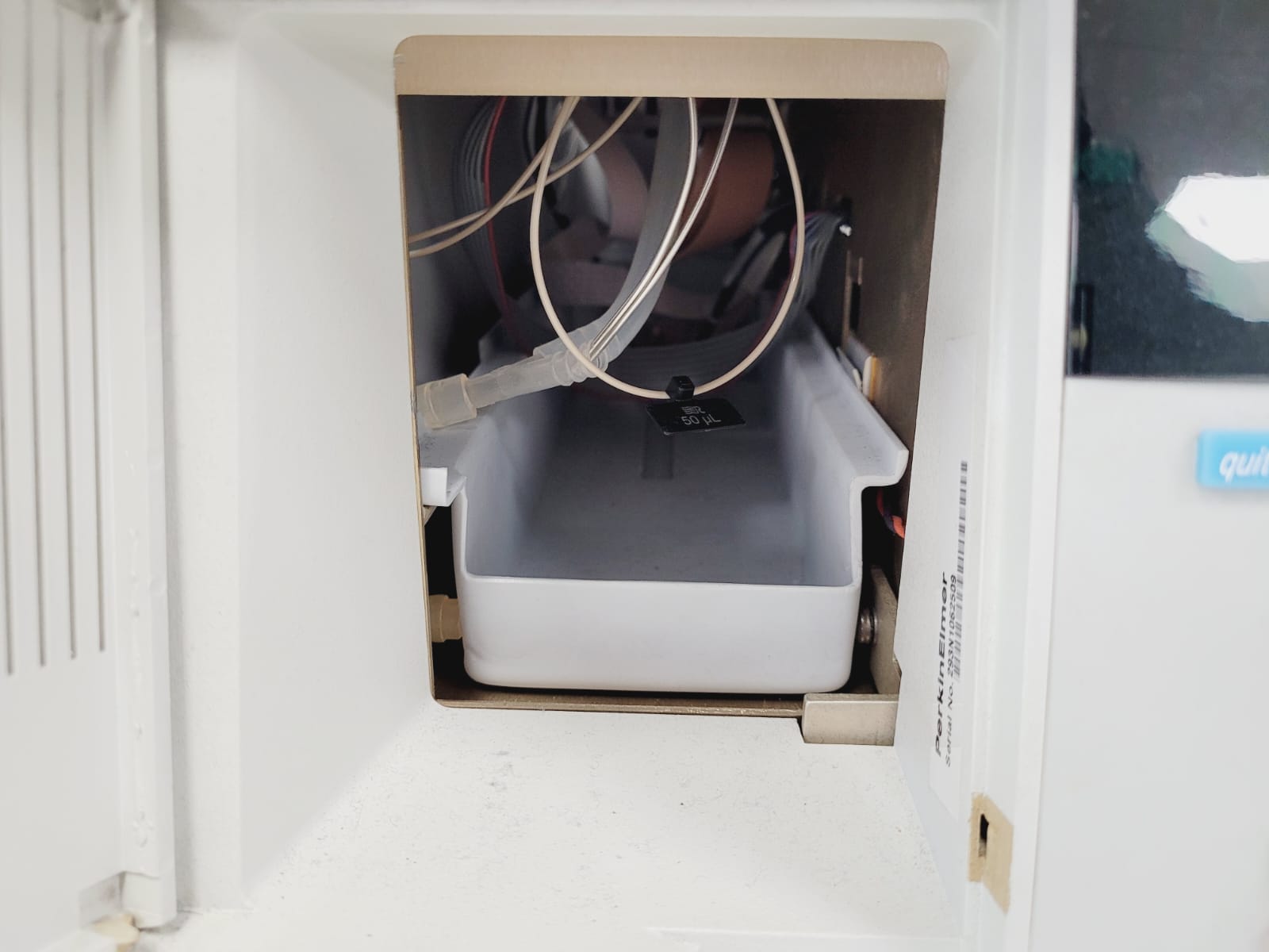 Image of Perkin Elmer Series 200 Autosampler W/ Series 200 Peltier Tray Control Assembly 
