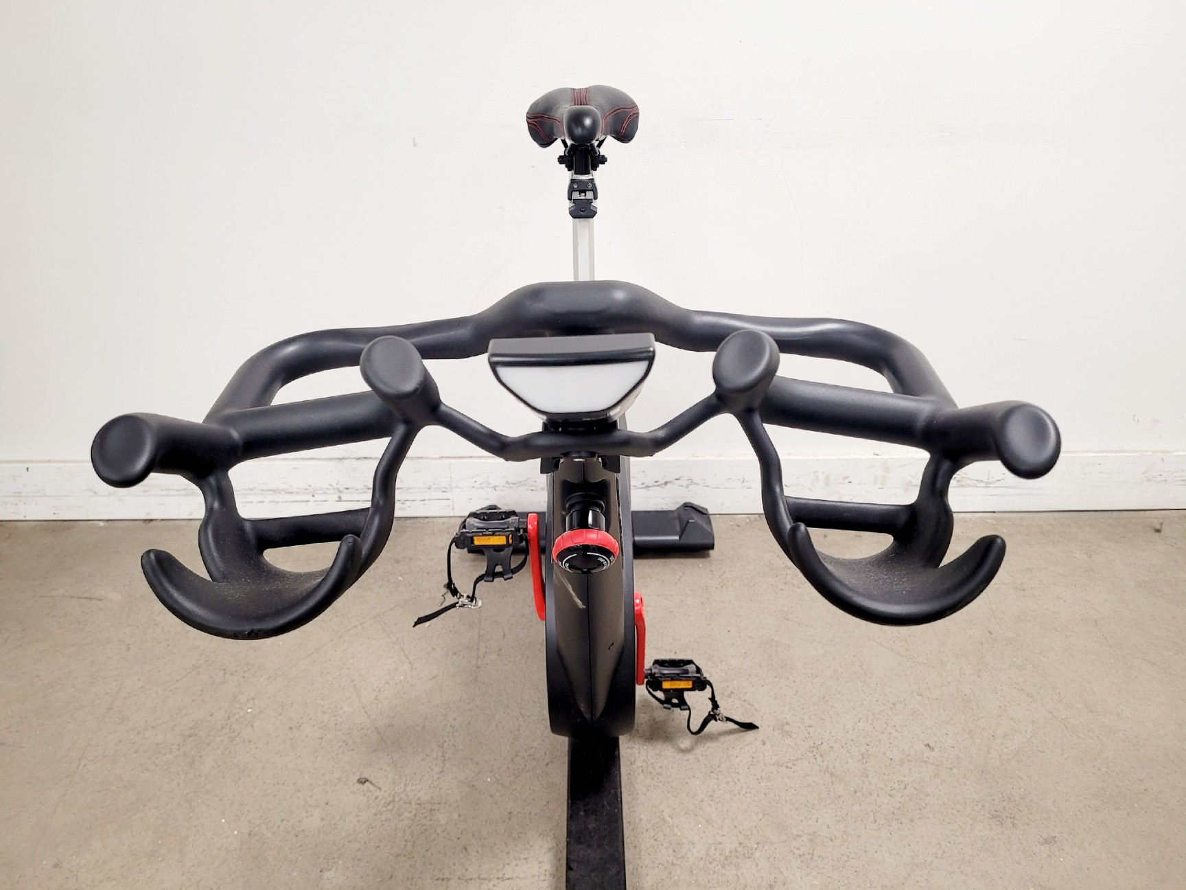 Image of Life Fitness Model IC6 Indoor Cycle Exercise Bike 