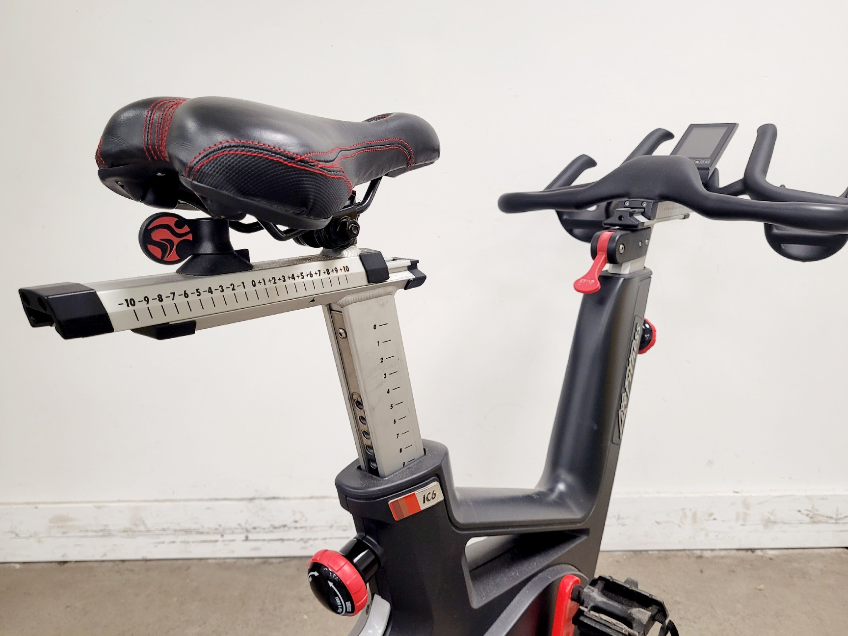 Image of Life Fitness Model IC6 Indoor Cycle Exercise Bike 