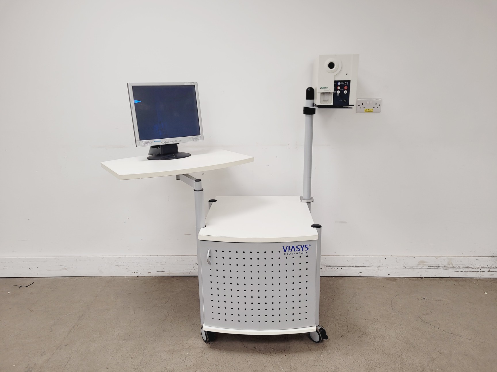 Image of Viasys Healthcare Jaeger Oxycon Pro with Monitor, Trolley & Accessories