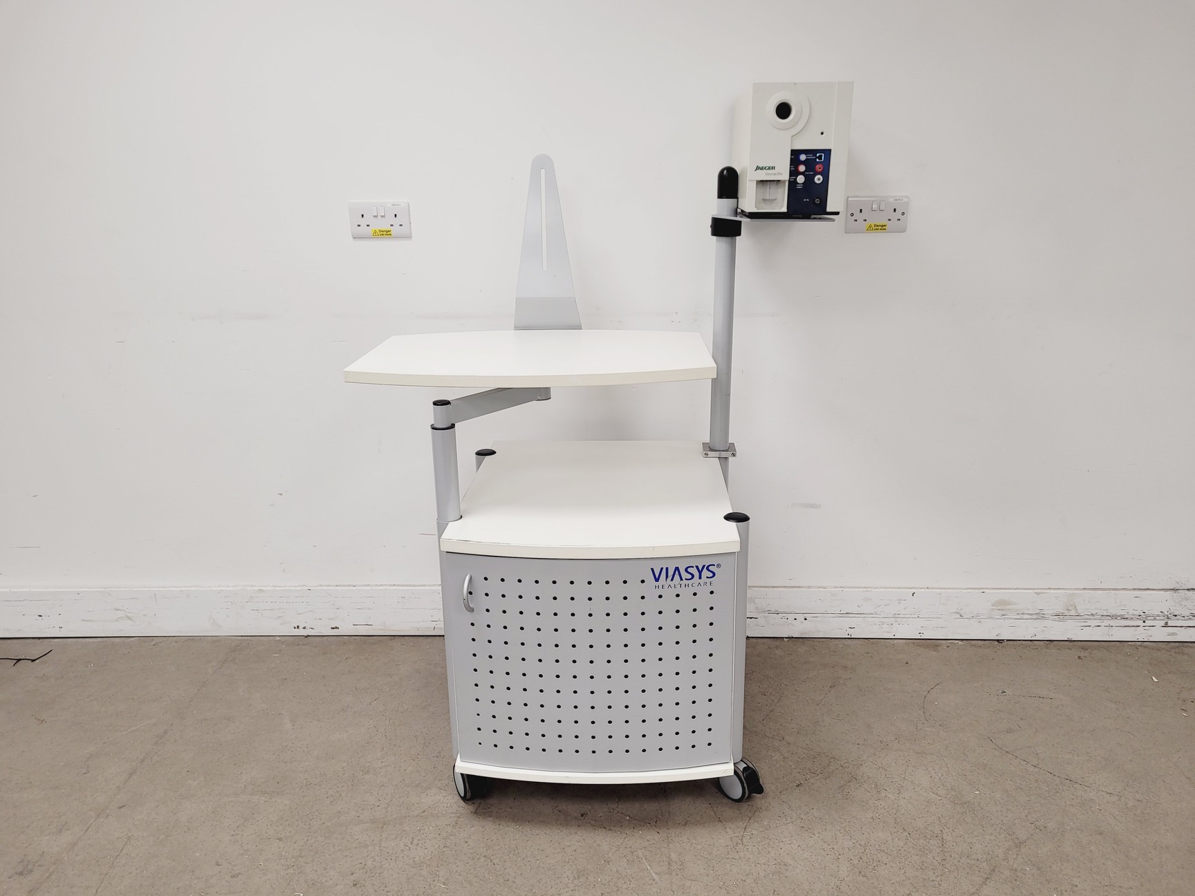 Image of Viasys Healthcare Jaeger Oxycon Pro with Monitor, Trolley & Accessories