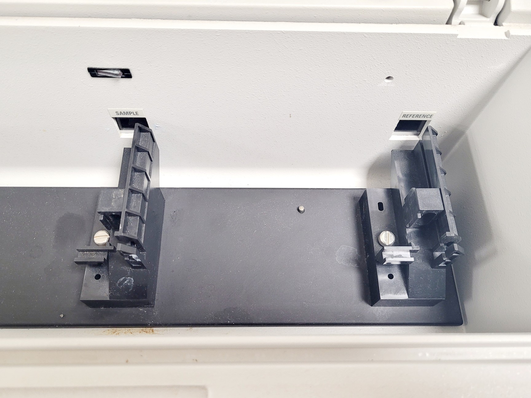 Image of Thermo Electron Corporation UNICAM UV2 UV/Vis Spectrometer Spares/Repair 