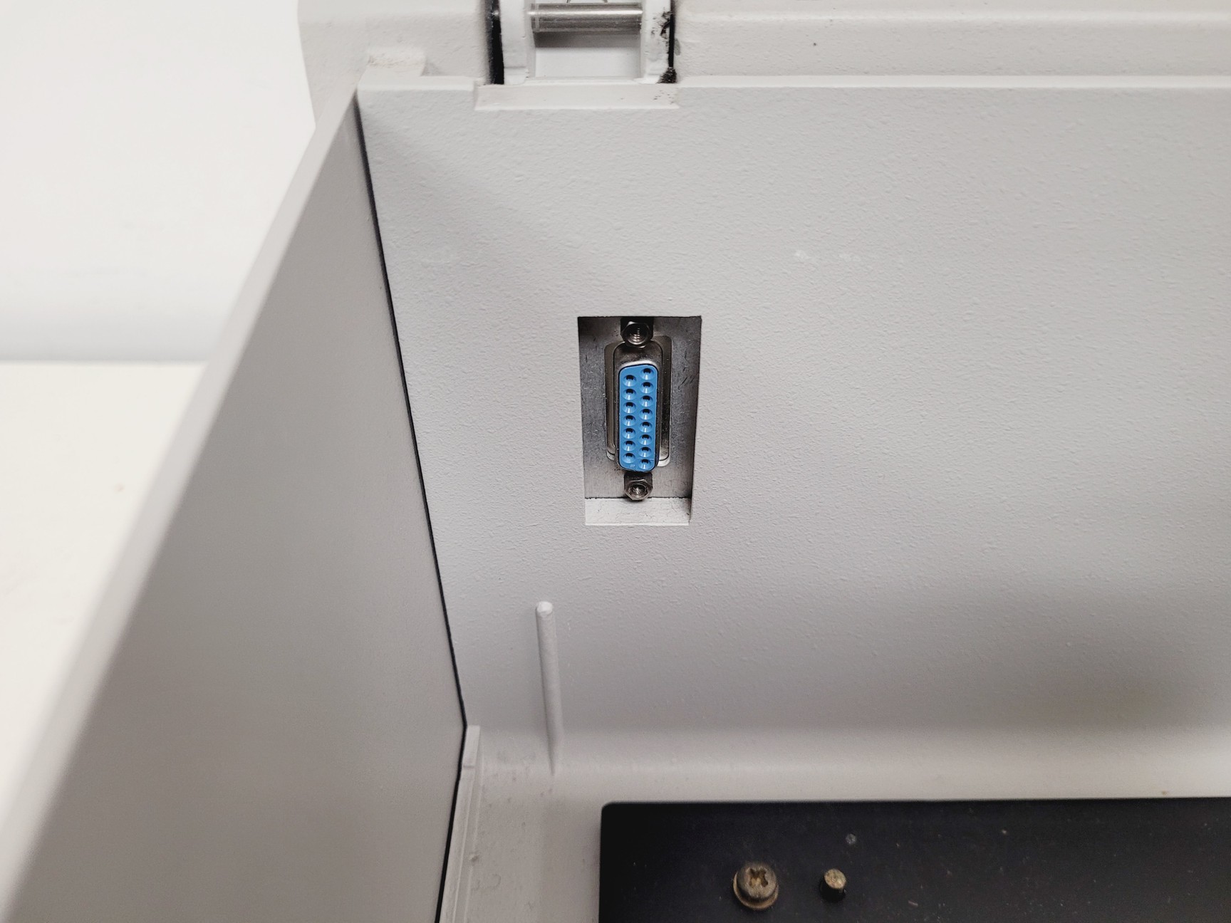 Image of Thermo Electron Corporation UNICAM UV4 UV/Vis Spectrometer 