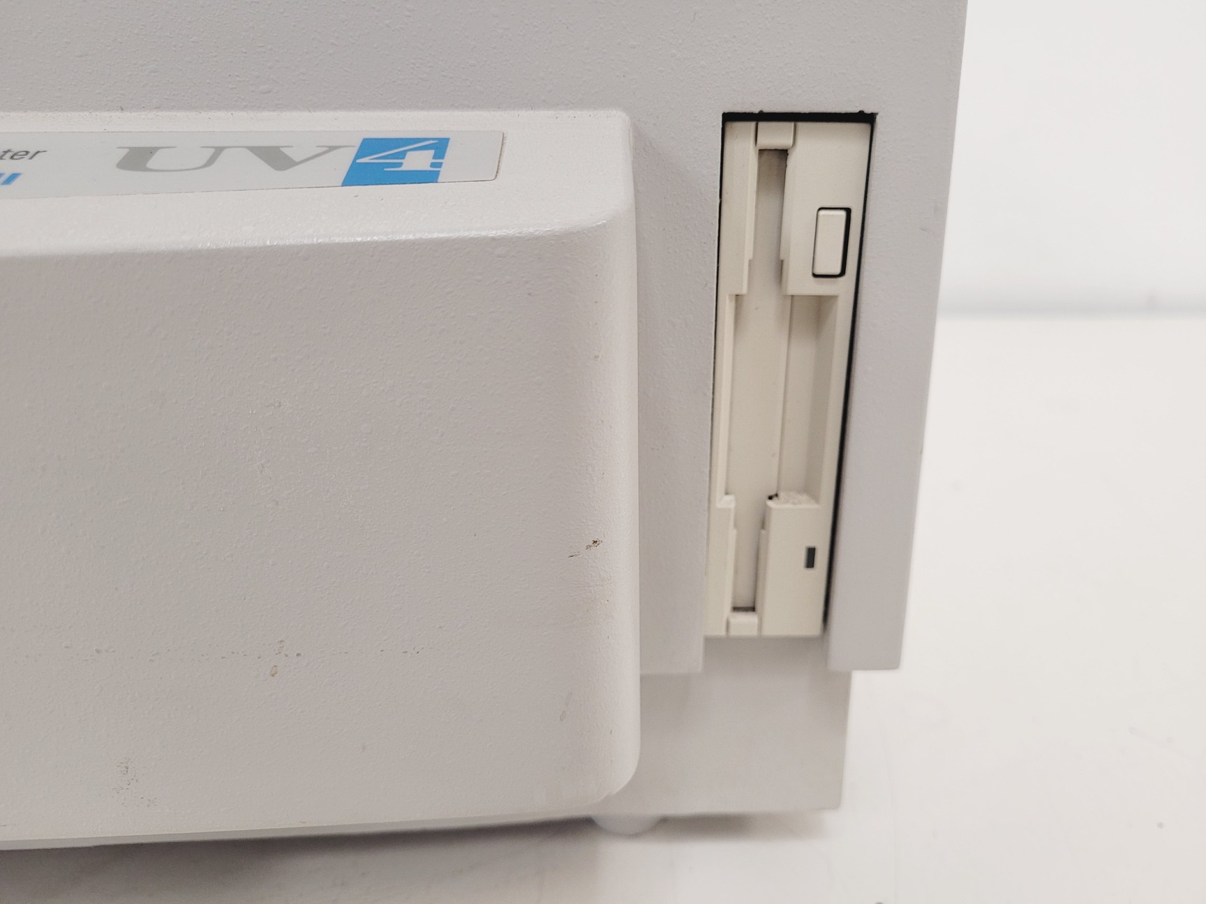Image of Thermo Electron Corporation UNICAM UV4 UV/Vis Spectrometer 
