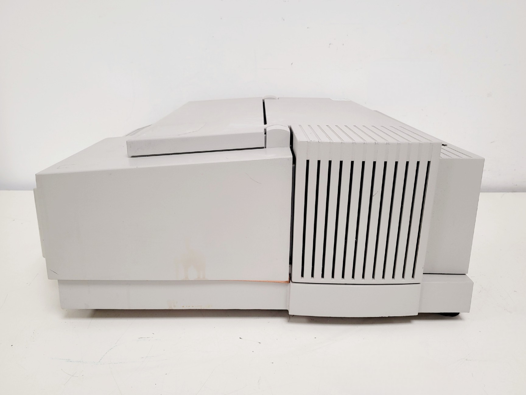Image of Thermo Electron Corporation UNICAM UV2 UV/Vis Spectrometer Spares/Repair 