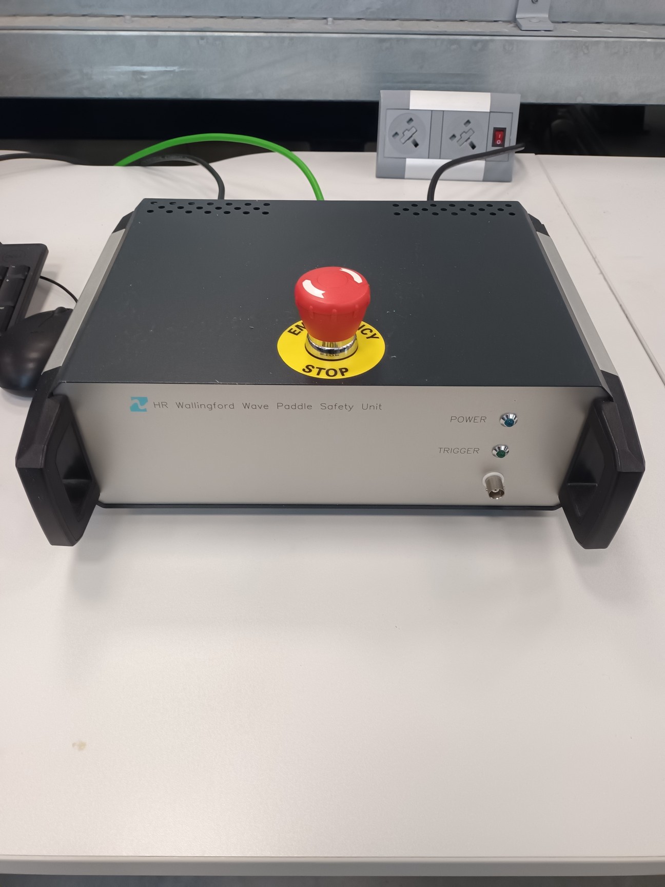 Image of Armfield Research Wave Flume w/ HR Wallingford Wave Paddle & Controller + Global