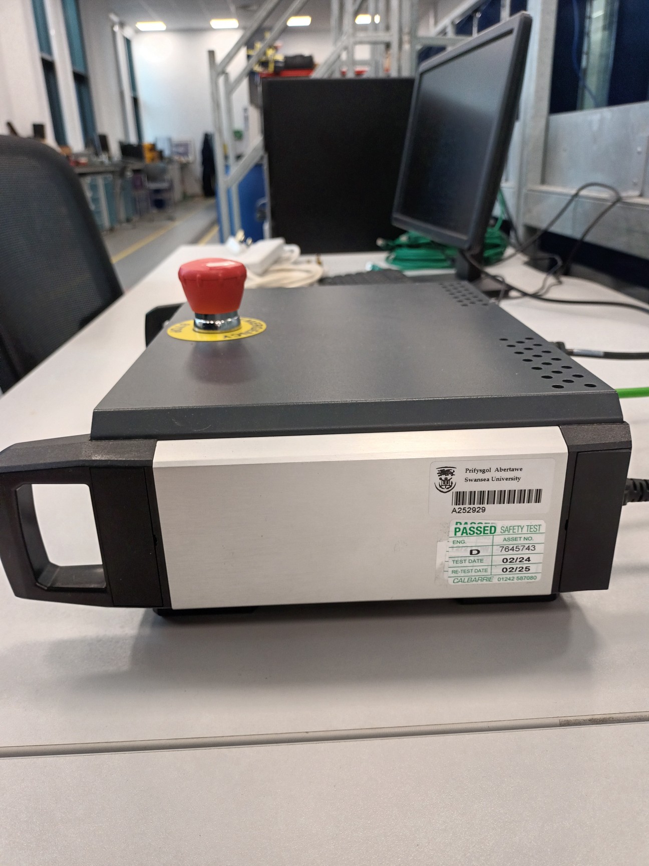 Image of Armfield Research Wave Flume w/ HR Wallingford Wave Paddle & Controller + Global