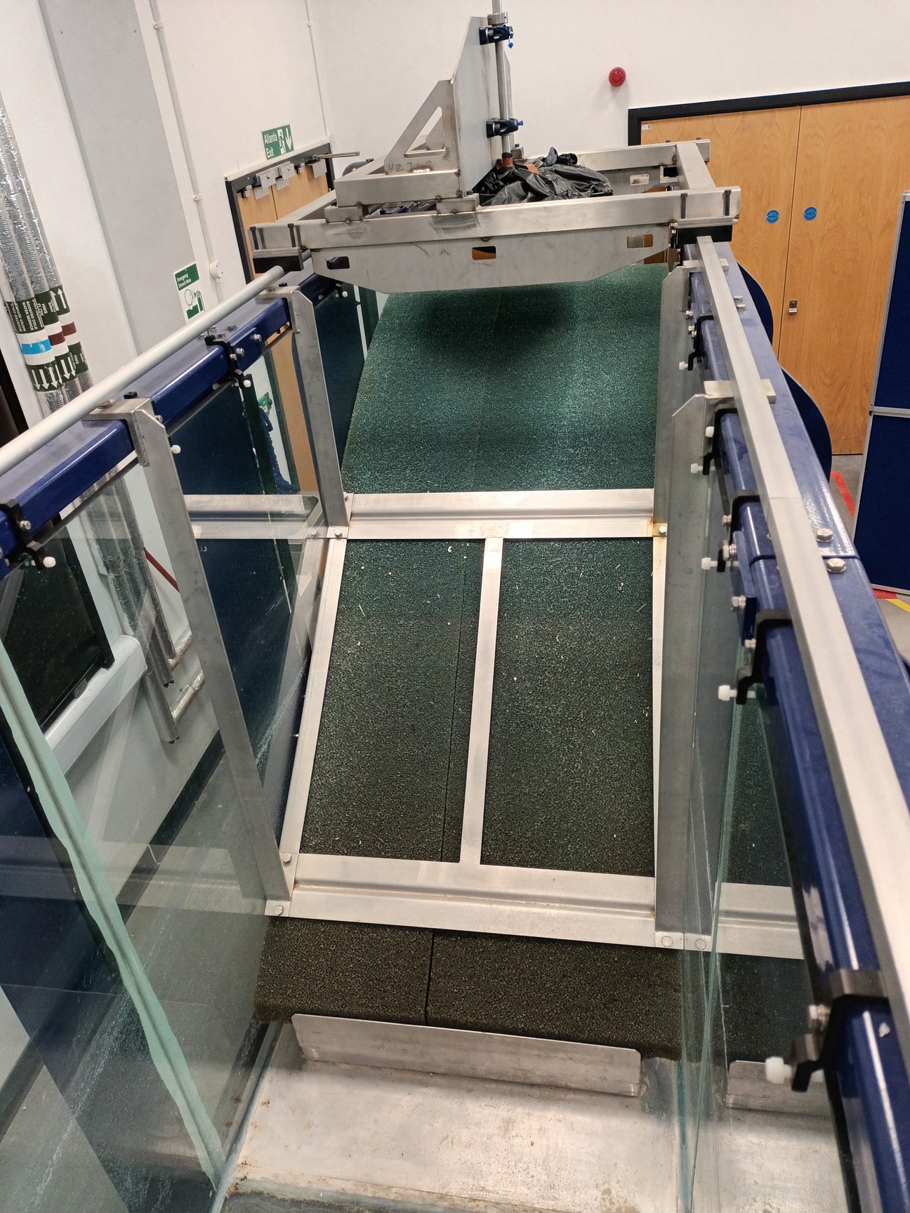Image of Armfield Research Wave Flume w/ HR Wallingford Wave Paddle & Controller + Global