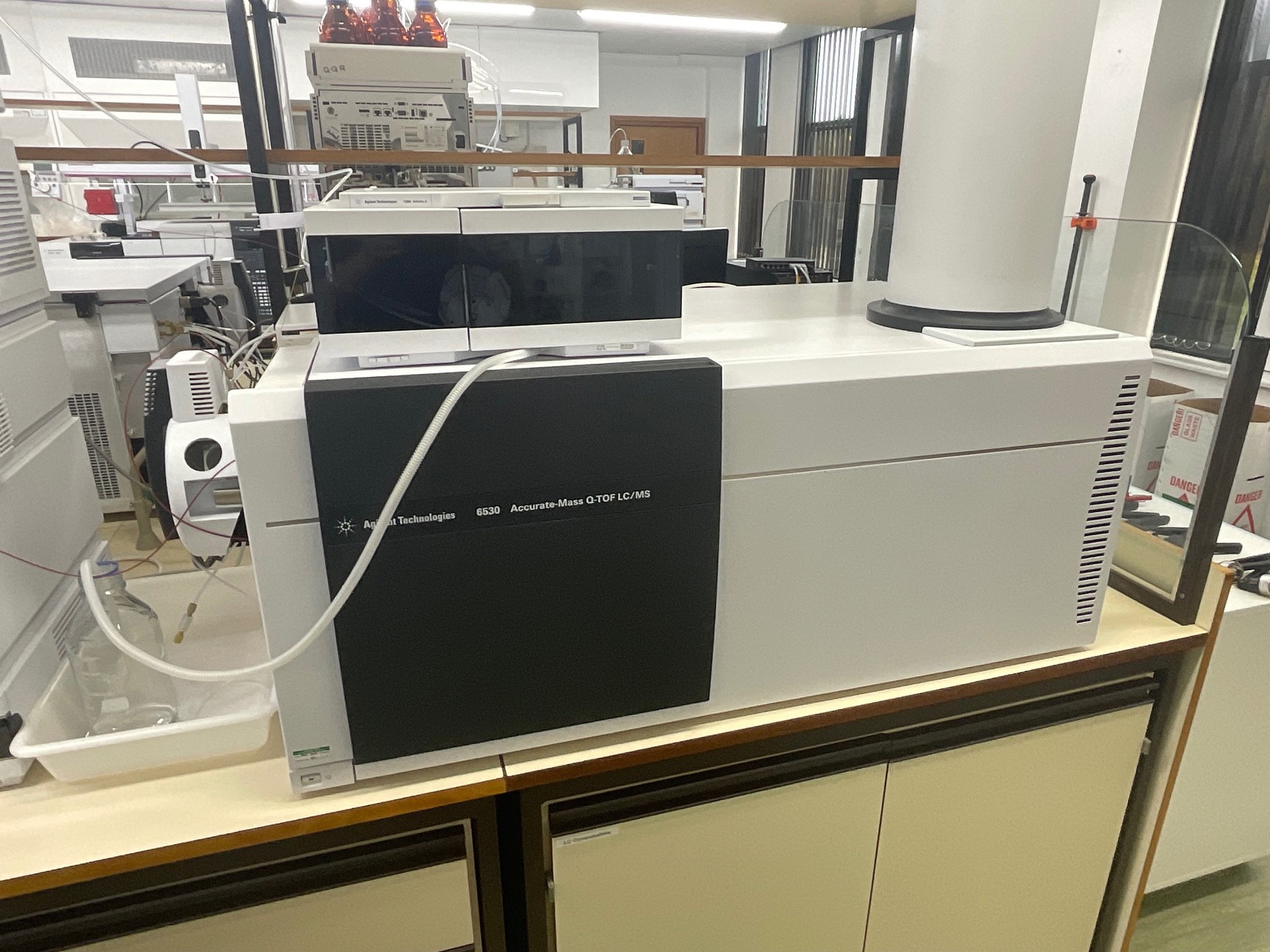 Image of Agilent 6530 Accurate-Mass Q-TOF LC/MS System w/ Agilent 1290 Infinity LC Stack 