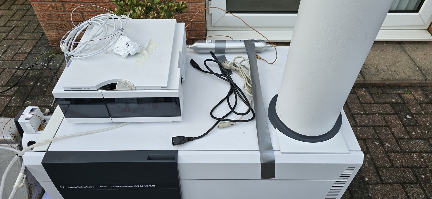 Image of Agilent 6530 Accurate-Mass Q-TOF LC/MS System w/ Agilent 1290 Infinity LC Stack 