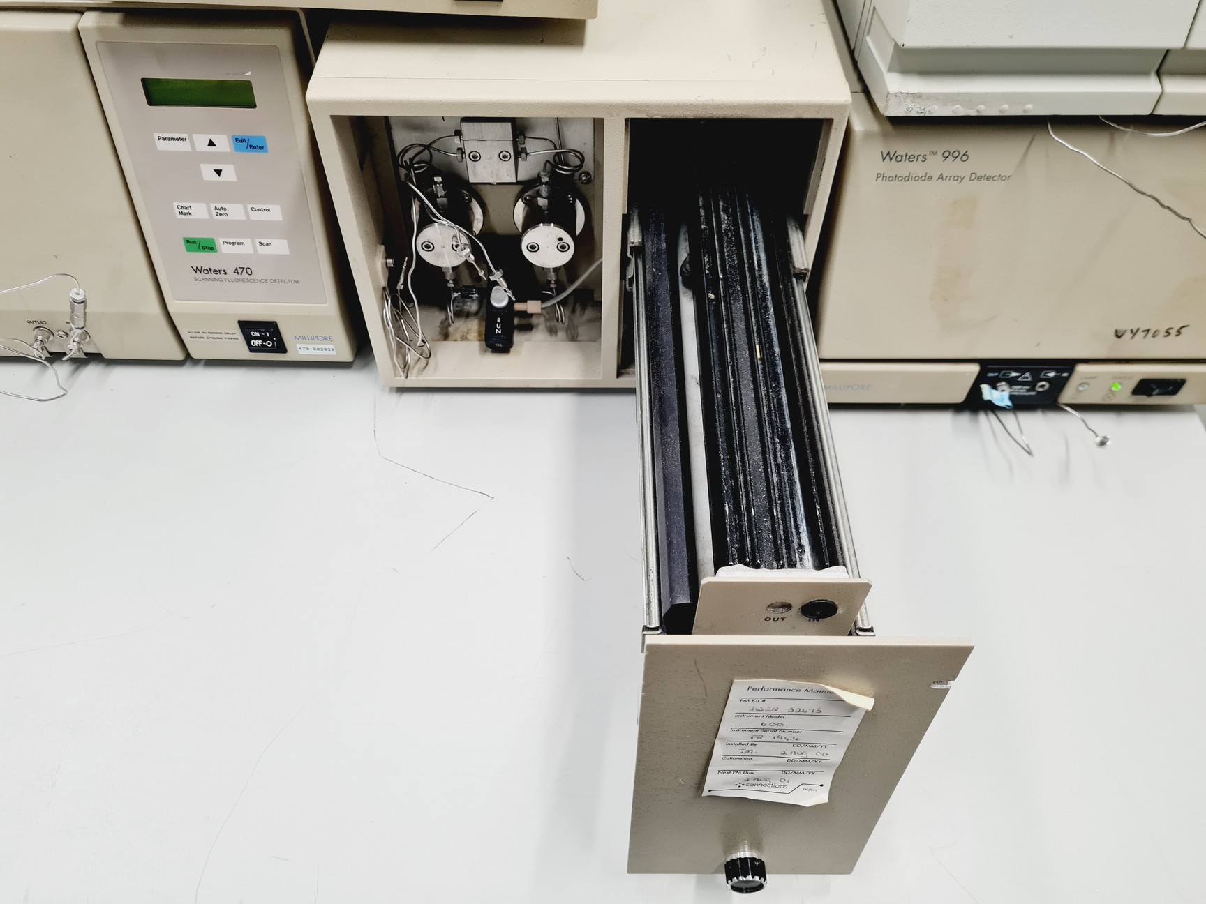 Image of Waters HPLC 600E System with 717 Autosampler, 996 PAD, 2487 DʎAD, M-470